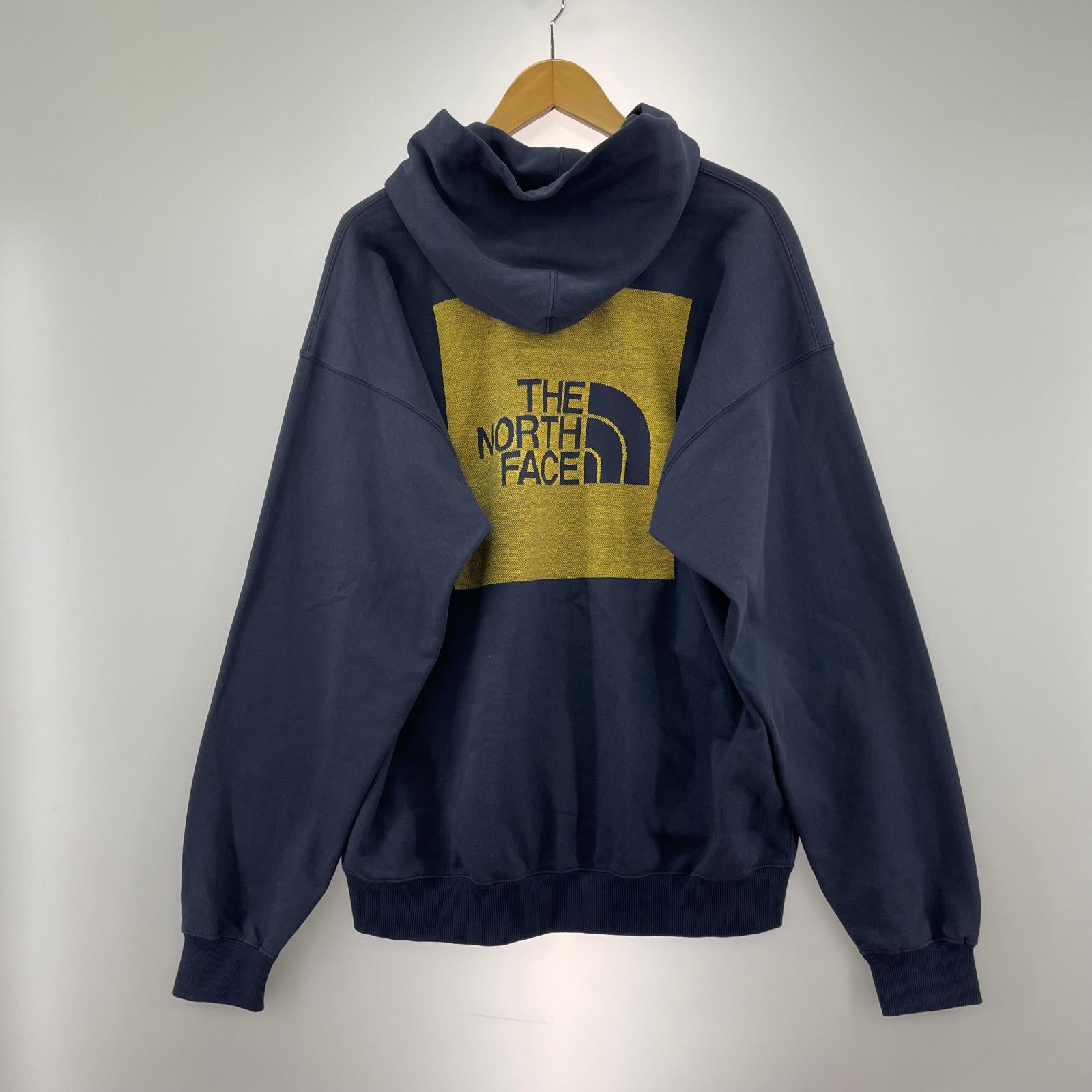 パーカー ｼﾞｬｶｰﾄﾞﾊﾞｯｸｽｸｴｱﾛｺﾞﾌｰﾃﾞｨｰ ﾈｲﾋﾞｰ （M） M ネイビー