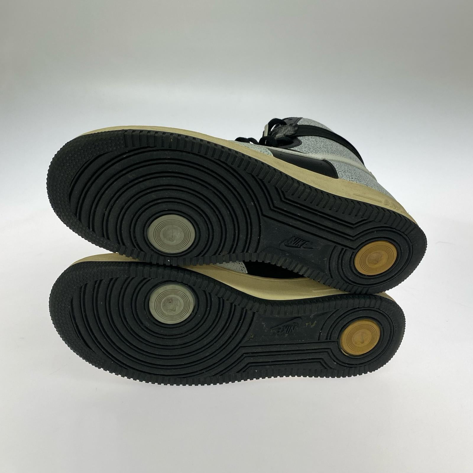 スニーカー nike fb2049-001 グレー