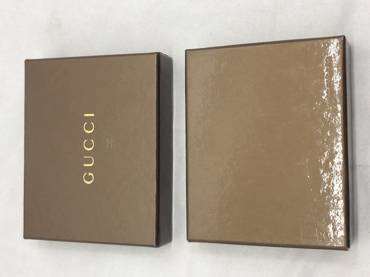 GUCCI メタル ストーン バングル