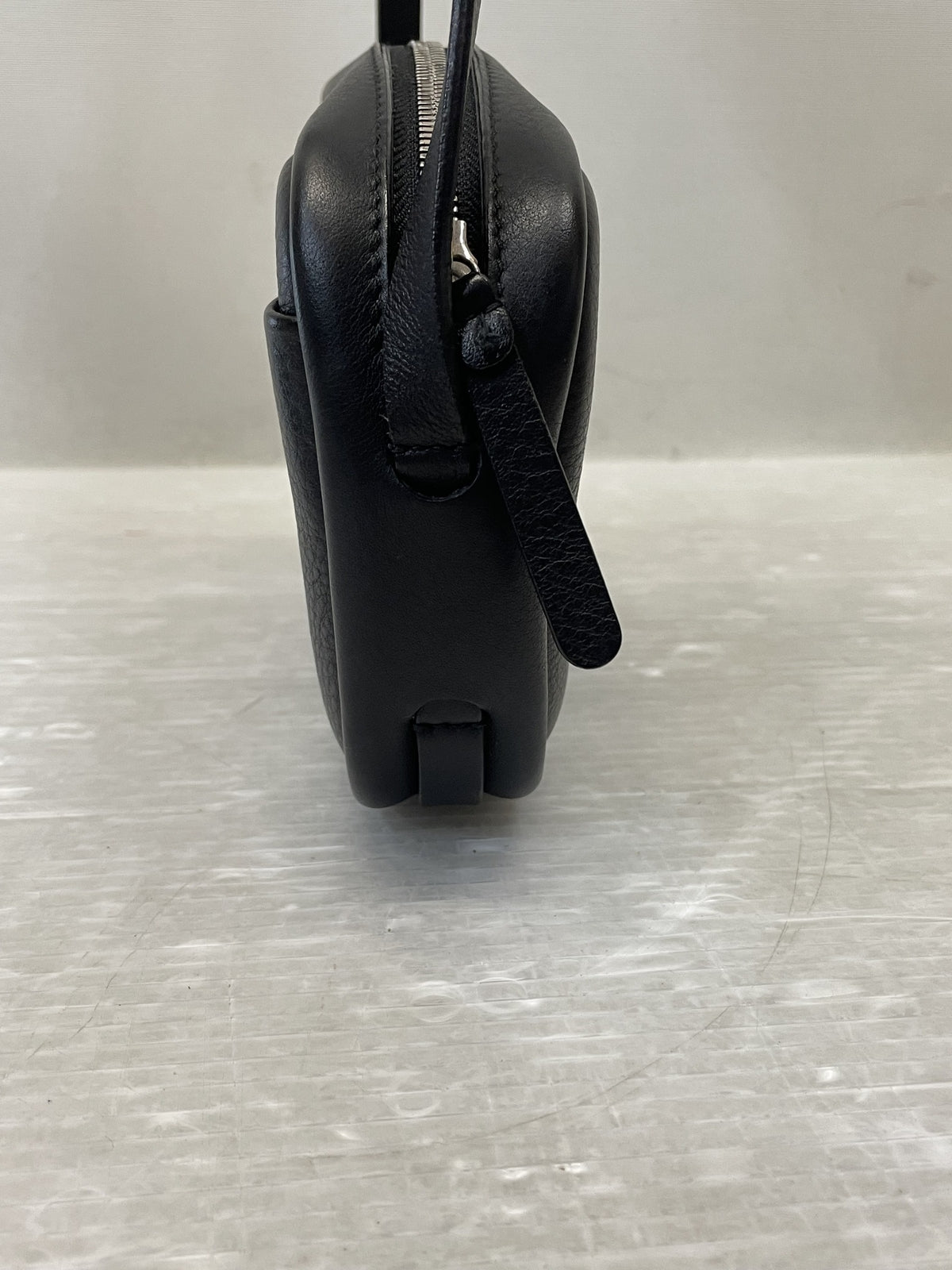 BALENCIAGA エブリデイ カメラバッグXS レザーショルダーバッグ ブラック