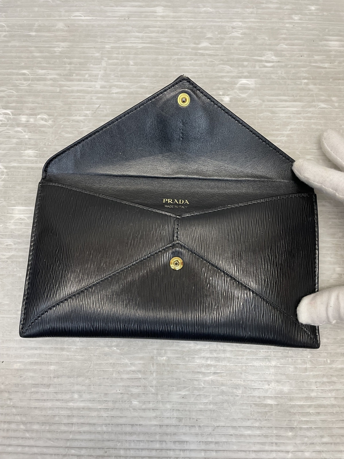 PRADA エンヴェロープ サフィアーノ ブラック
