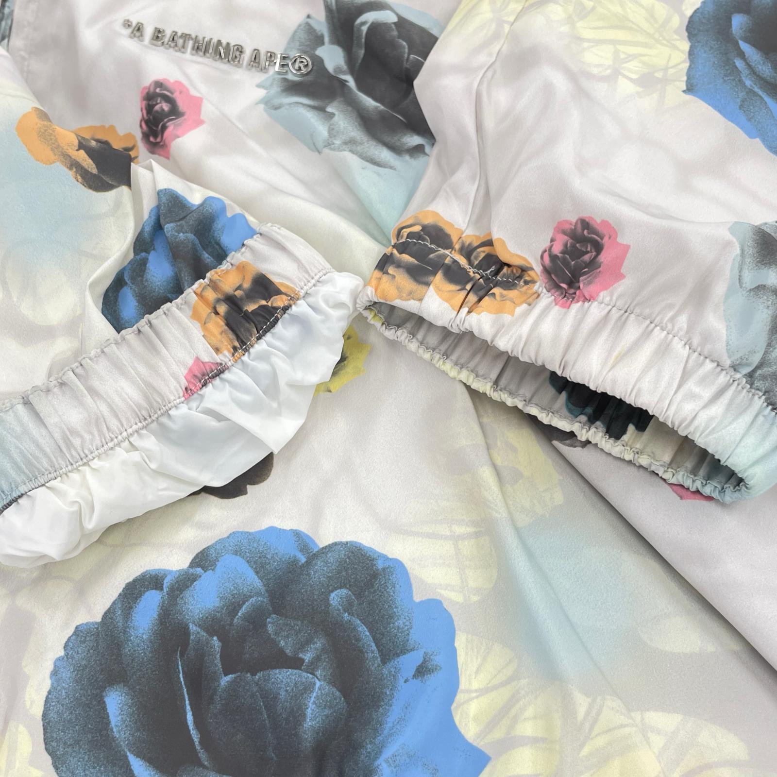 ジャケット FLORAL CAMO NYLON HOODED/サイズXL