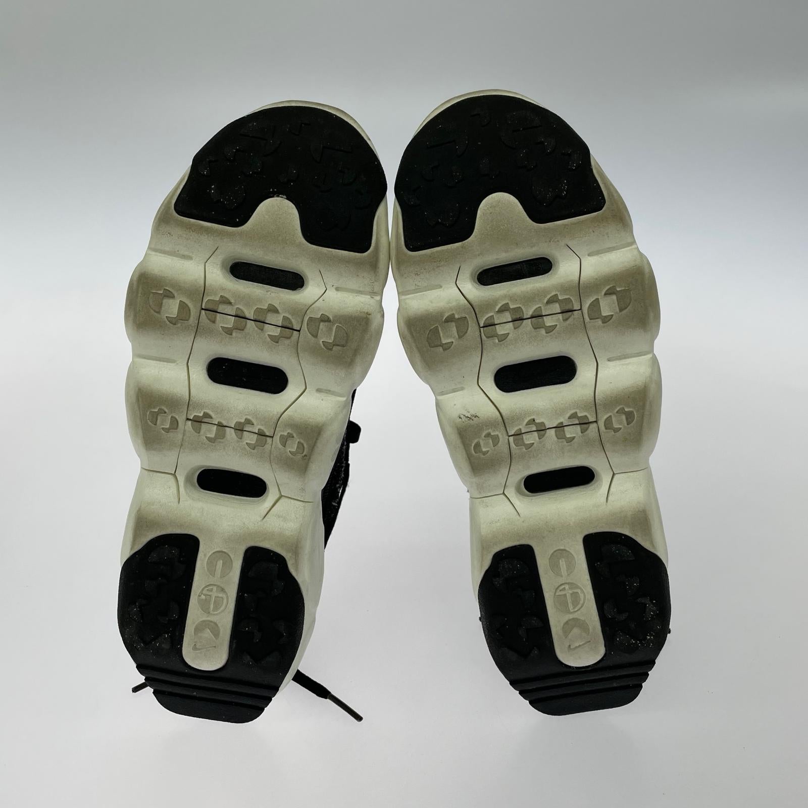 スニーカー NIKE フライニットブルーム 22.5cm ブラック