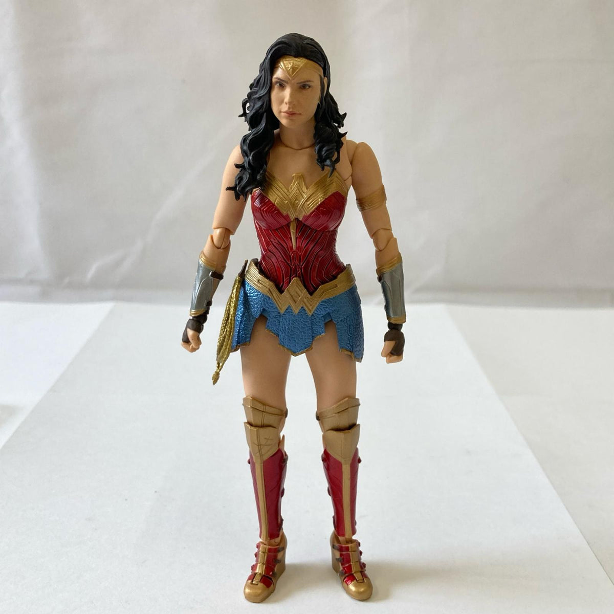 SHフィギュアーツ　ワンダーウーマン フィギュア/グッズ