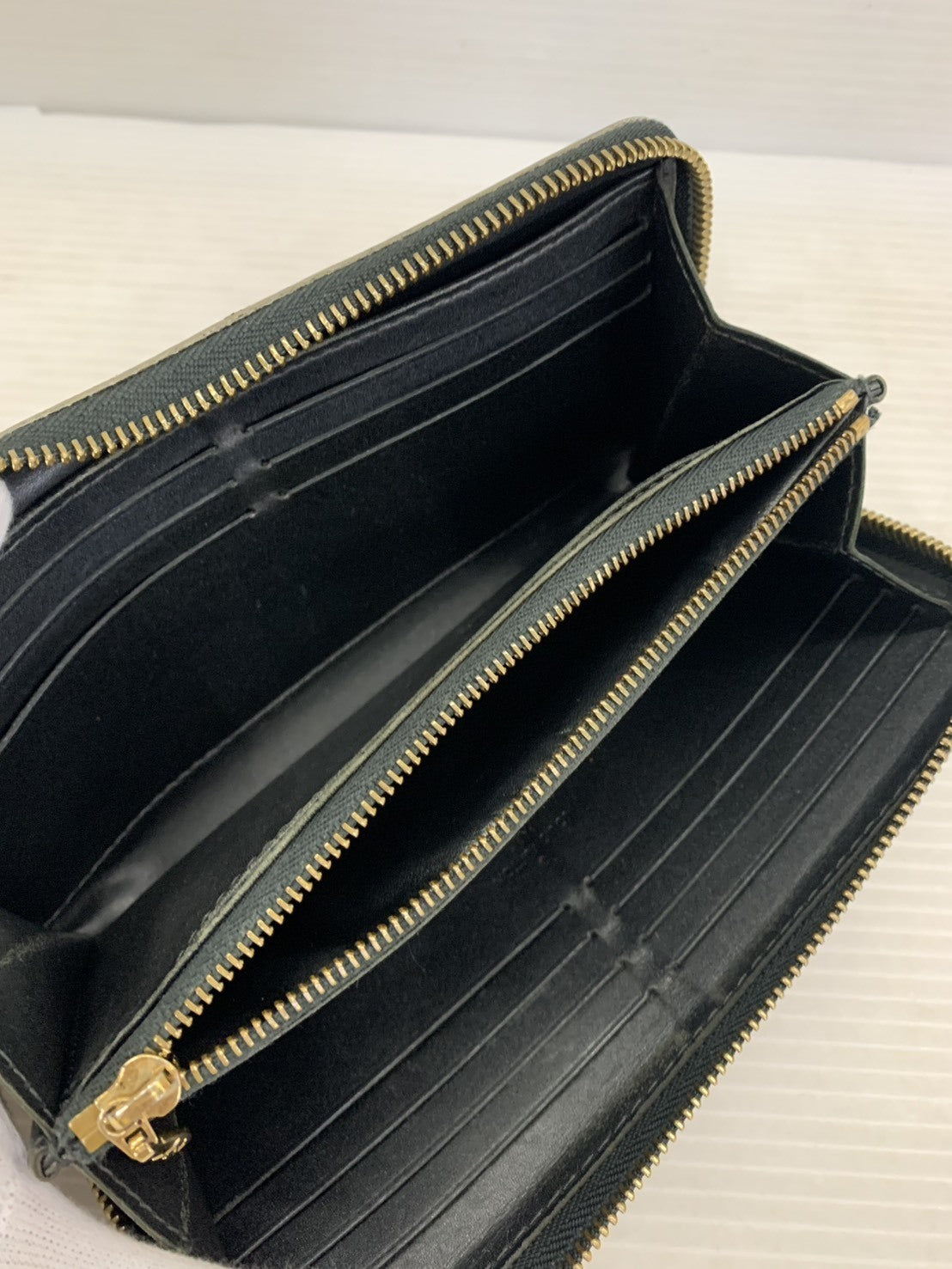 LV スハリライン ノワール ジッピーウォレット