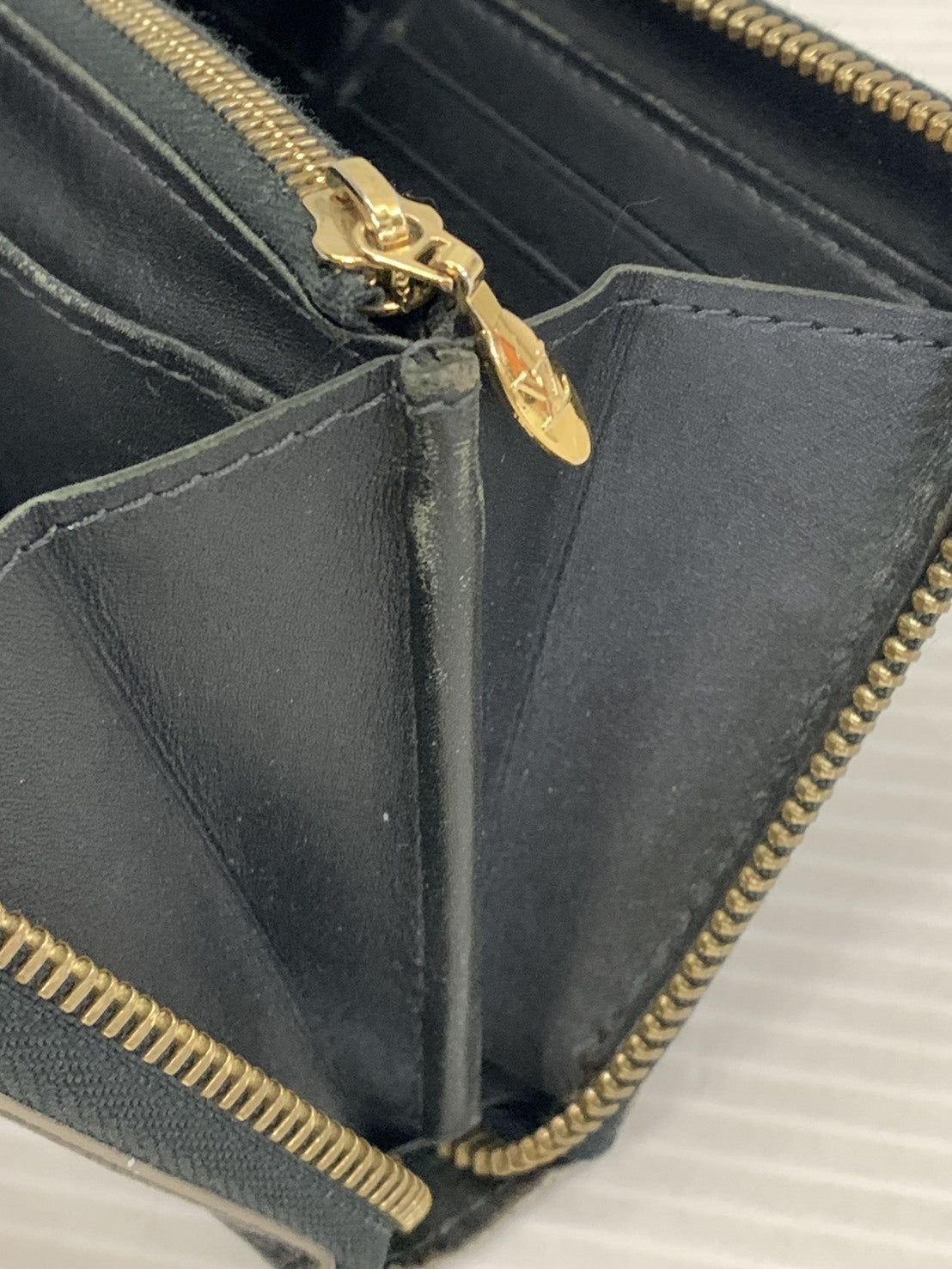 LV スハリライン ノワール ジッピーウォレット