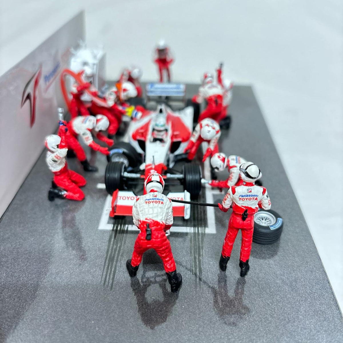 PMA 1/43 Panasonic Toyota Racing TF102 ミニチャンプス スケールカー