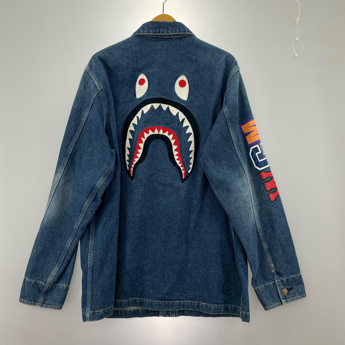 デニムジャケット A BATHING APE Shark graphic-print denim jacket (2XL)