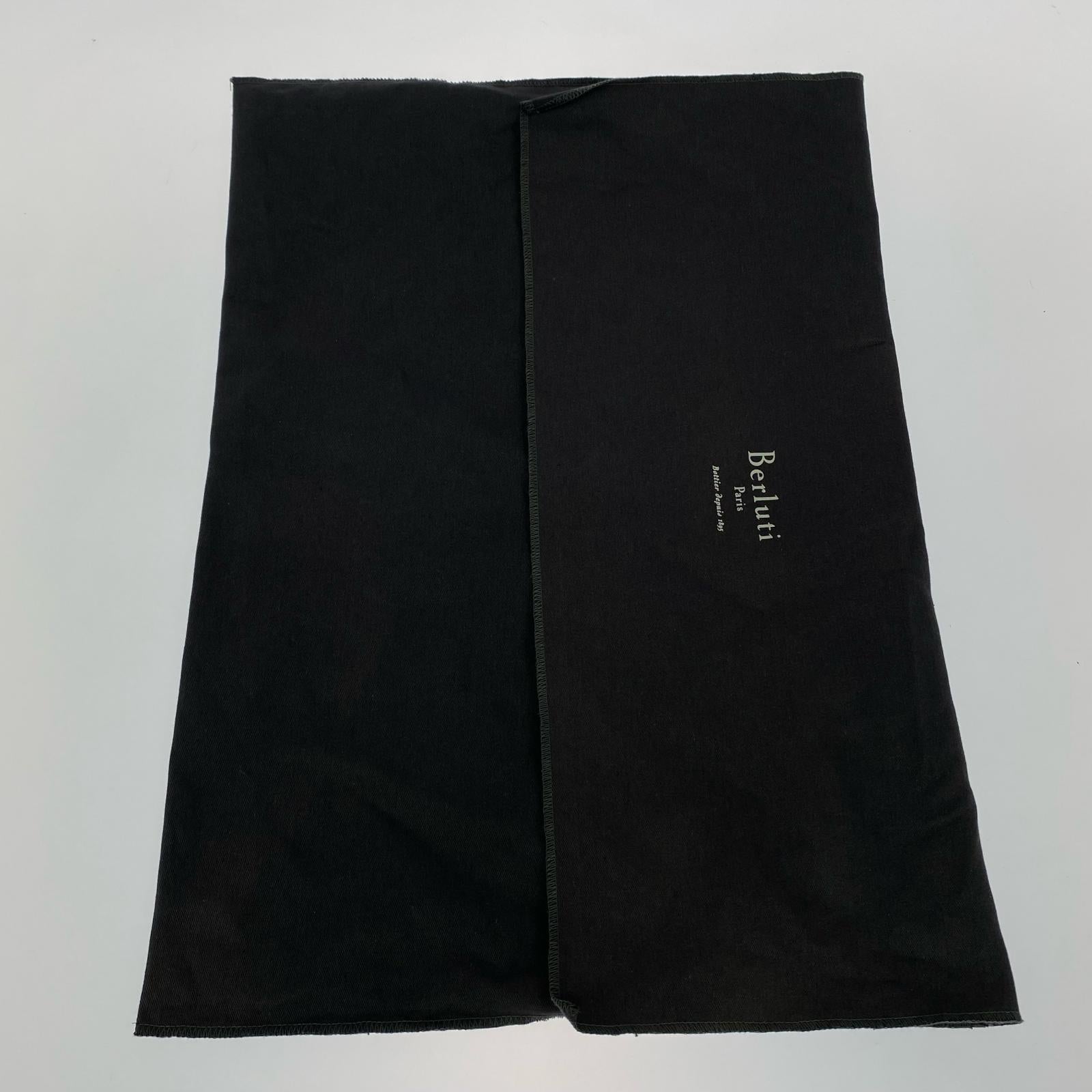 ショルダーバッグ Scrit Nyion Leather Body Bag カーキ