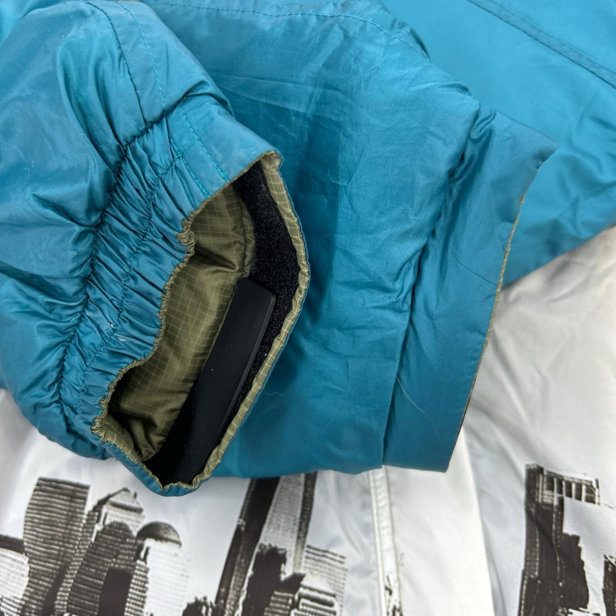 ダウンジャケット MASSIVE POCKET REVERSIBLE JACKET（M） M
