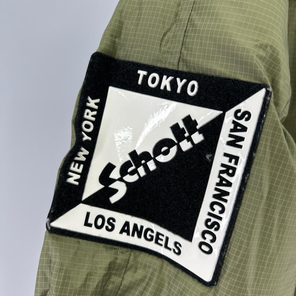 ダウンジャケット MASSIVE POCKET REVERSIBLE JACKET（M） M
