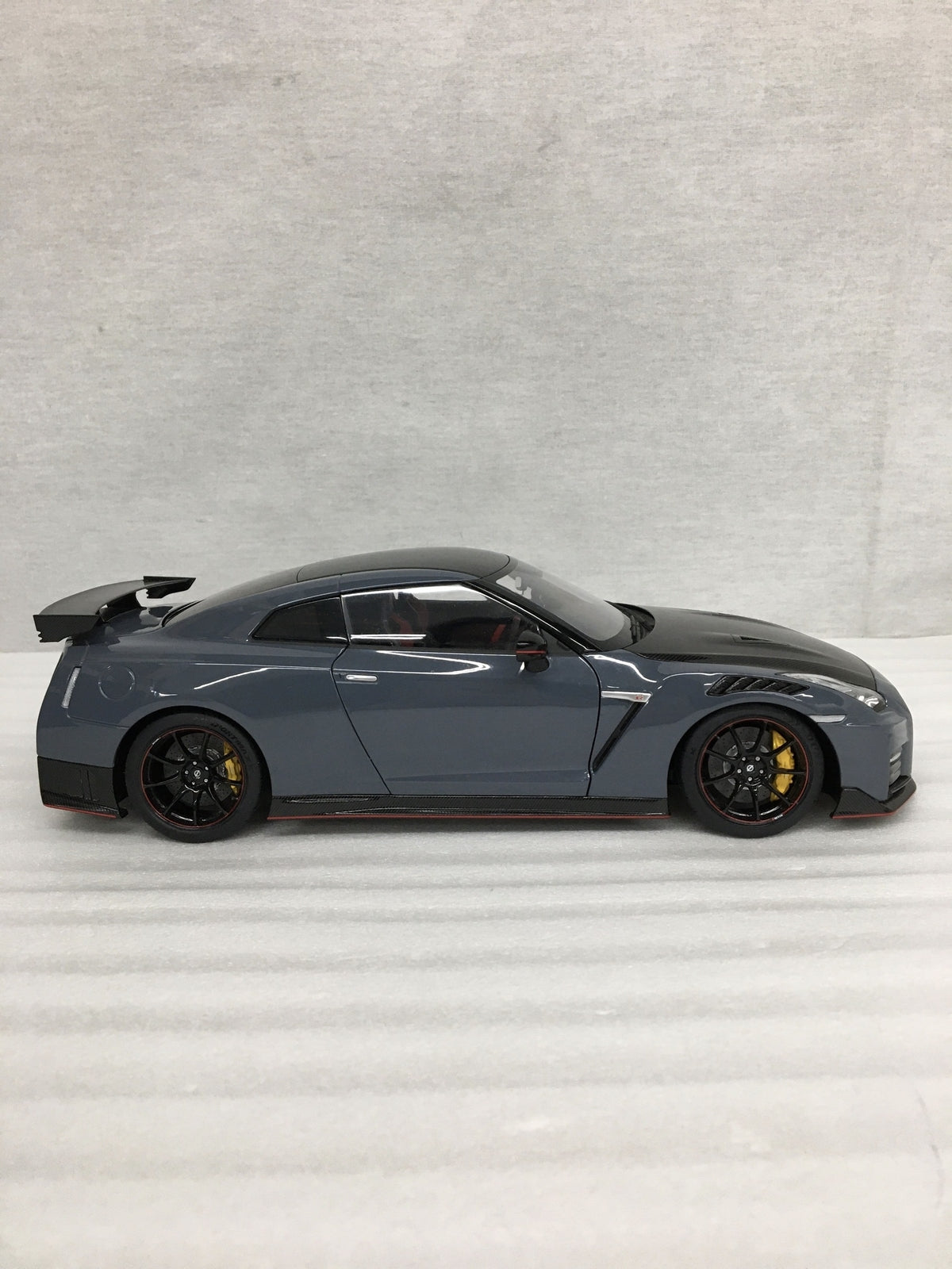 AUTOart NISSAN GT-R ニスモ SPECIAL EDITION スケールカー