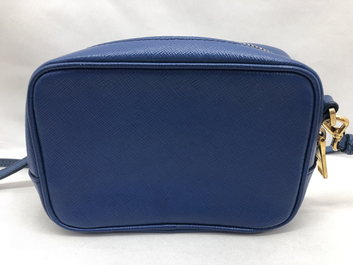 PRADA サフィアーノ 1N1674 ブルー
