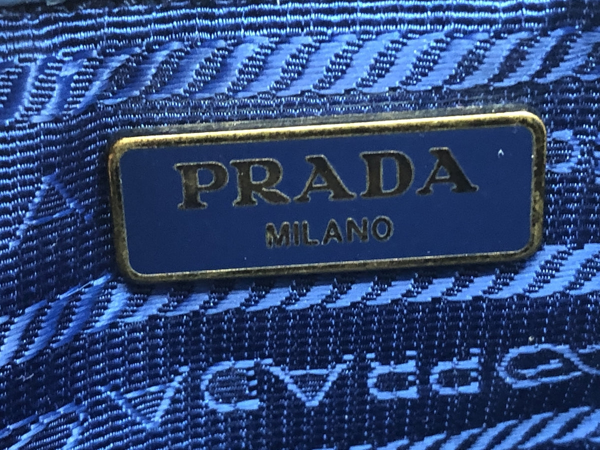 PRADA サフィアーノ 1N1674 ブルー