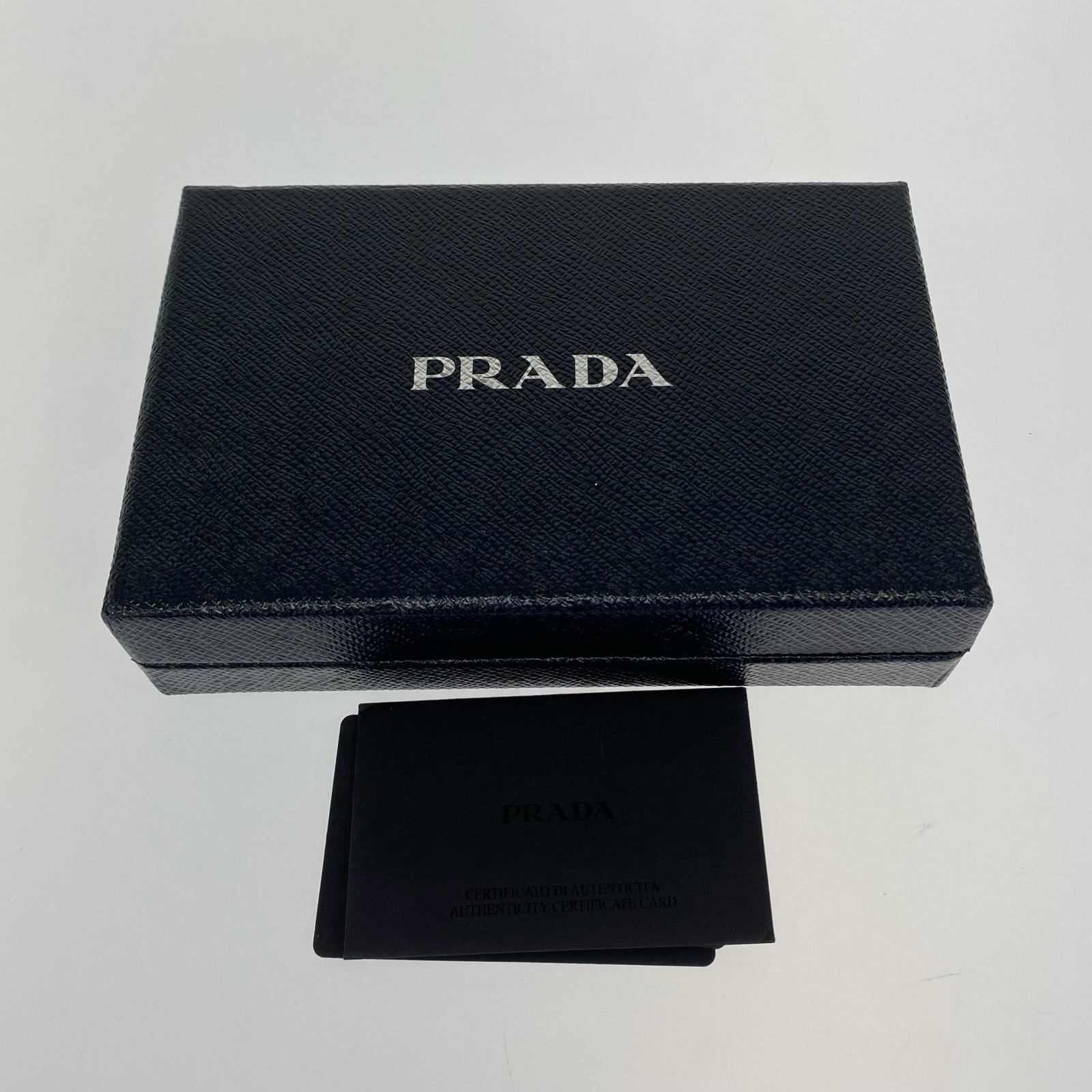 PRADA サフィアーノ 二つ折り財布 1ML225 1ML225