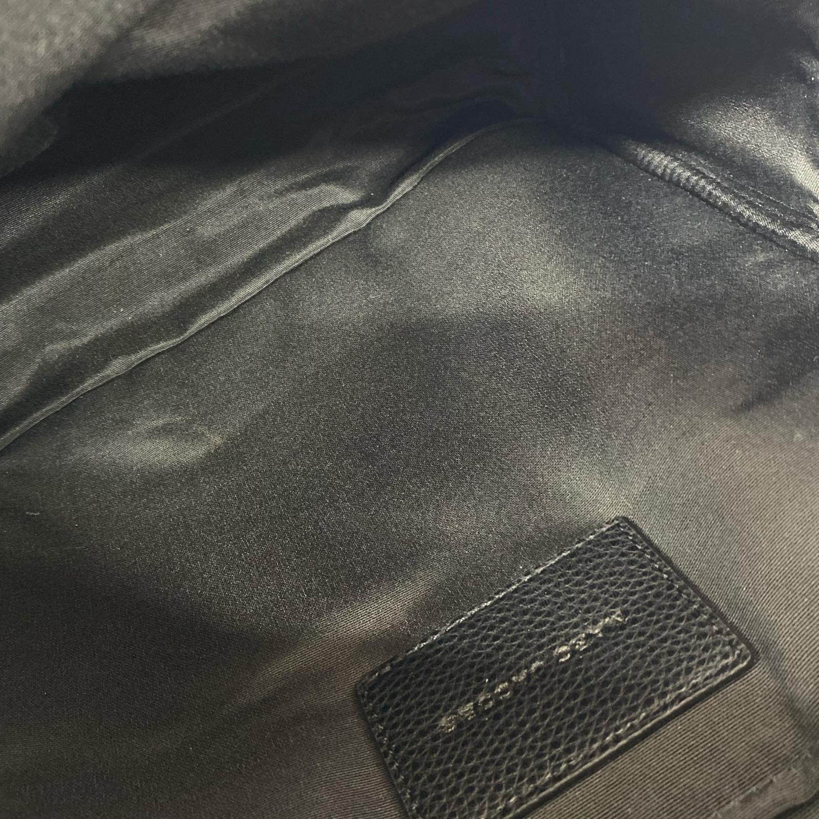 リュック・デイパック 4P4HBP003H01 LARGE BACKPACK ブラック