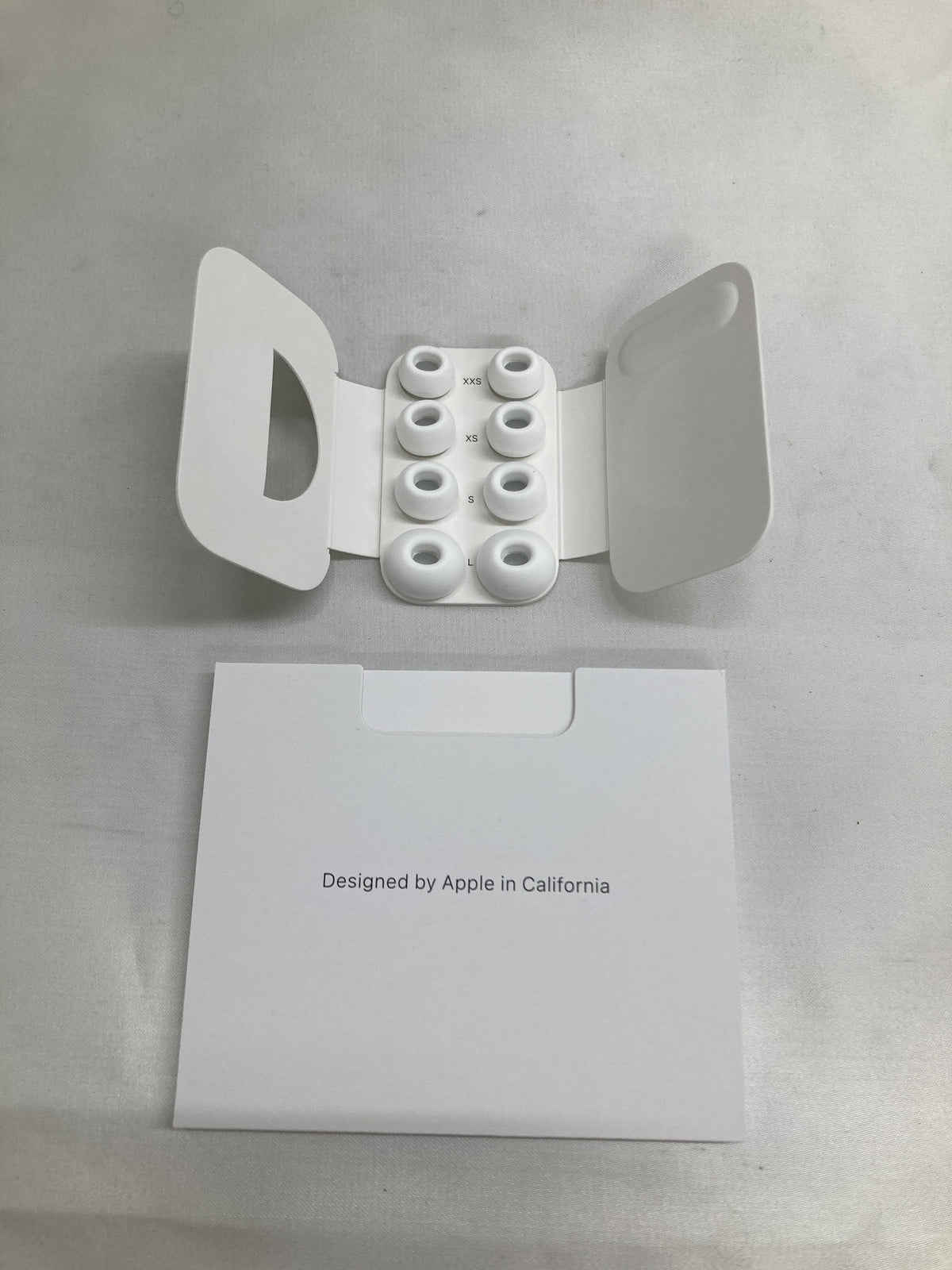 apple/AirPods Pro 3/○ 0000 オーディオ機器