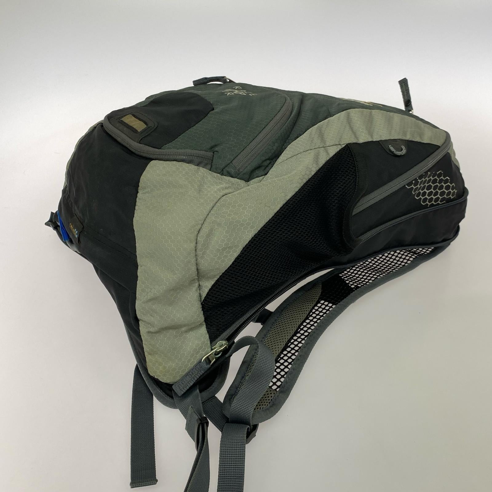 リュック・デイパック RACE EXP AIR グレー