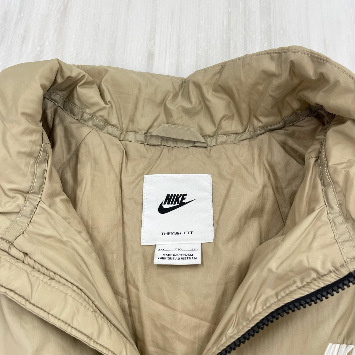 ジャケット ｳｨﾝﾄﾞﾗﾝﾅｰ ﾐｯﾄﾞｳｪｲﾄ ﾊﾟﾌｧｰｼﾞｬｹｯﾄ　XXL