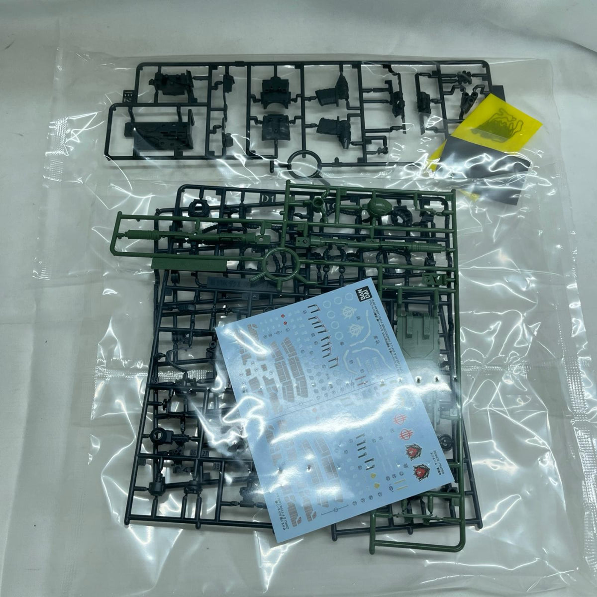 ＨＧ 1/144 ザクIIＦ型 ルショーン機 BANDAI ガンプラ