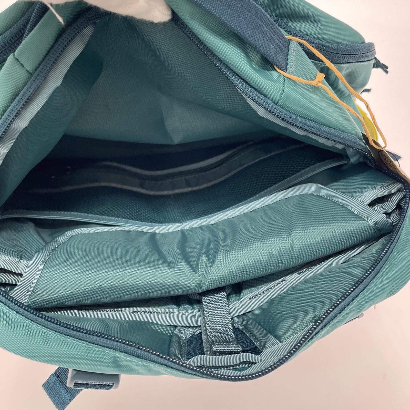 リュック・デイパック Refugio Day Pack 30L グリーン