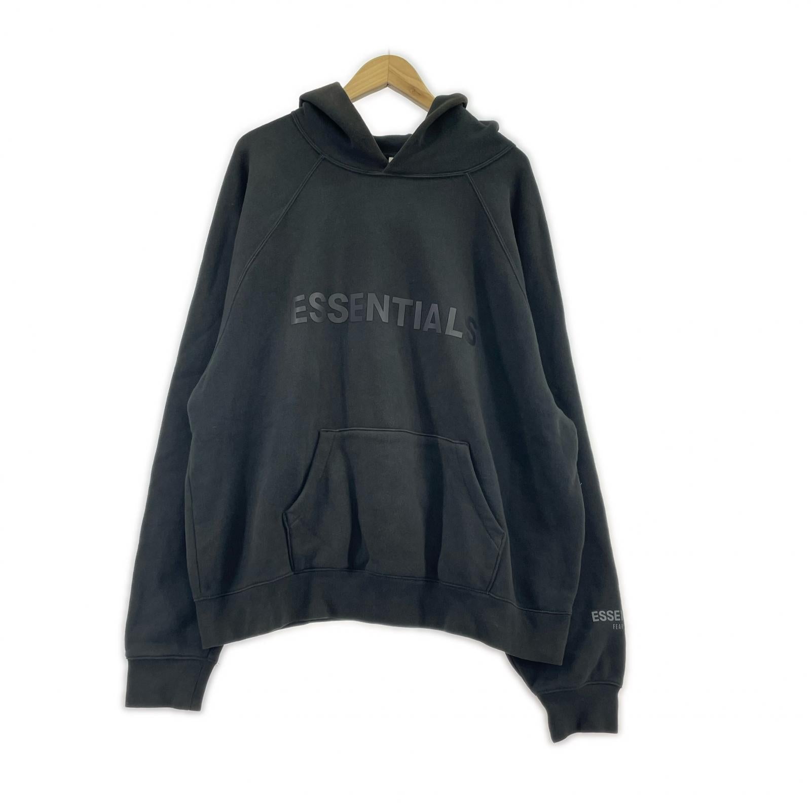 パーカー ESSENTIALS FEAR OF GOD ラバーロゴ 黒 (M) M ブラック