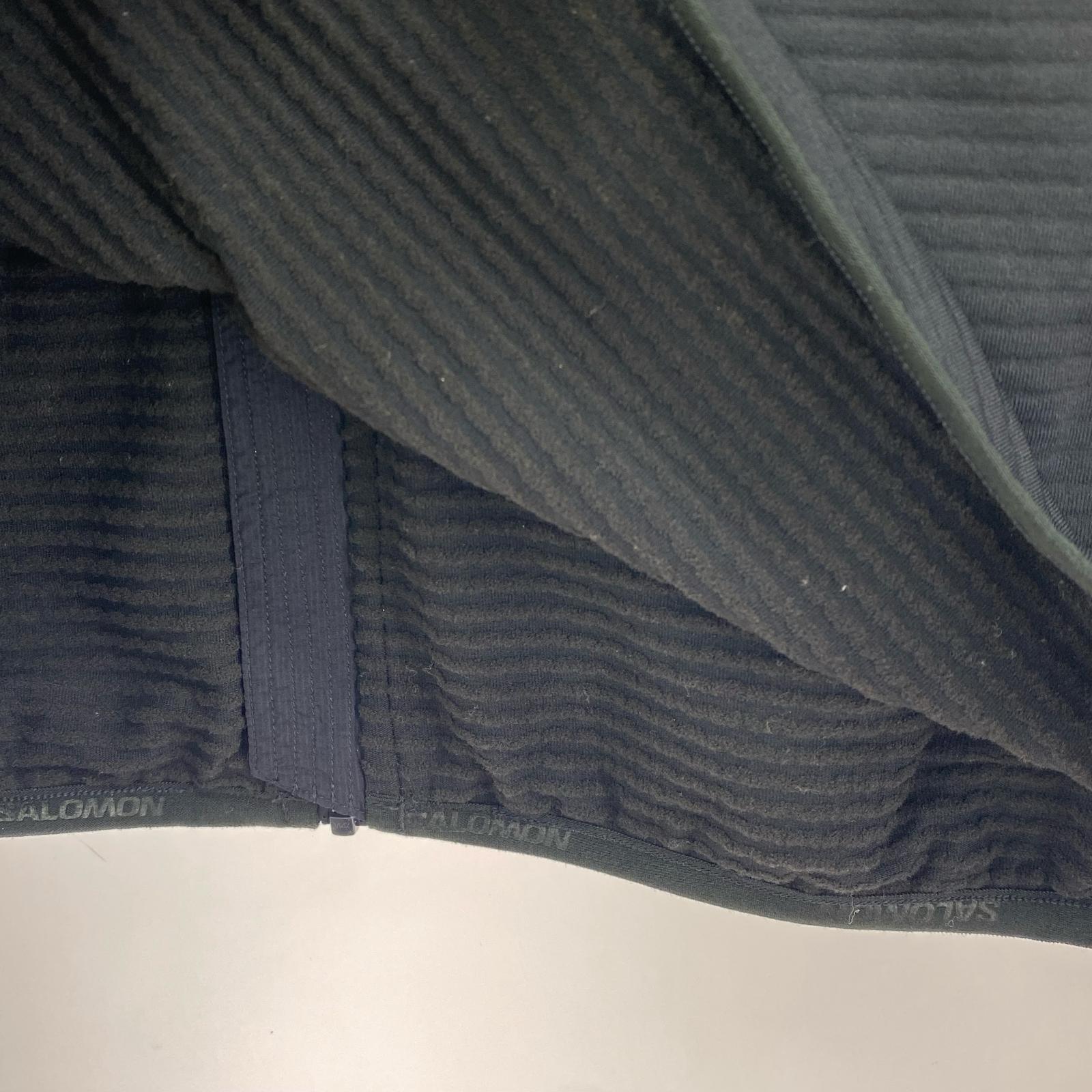 ブルゾン ESSENTIAL LIGHTWARM HYBRID 黒 (M) M ブラック