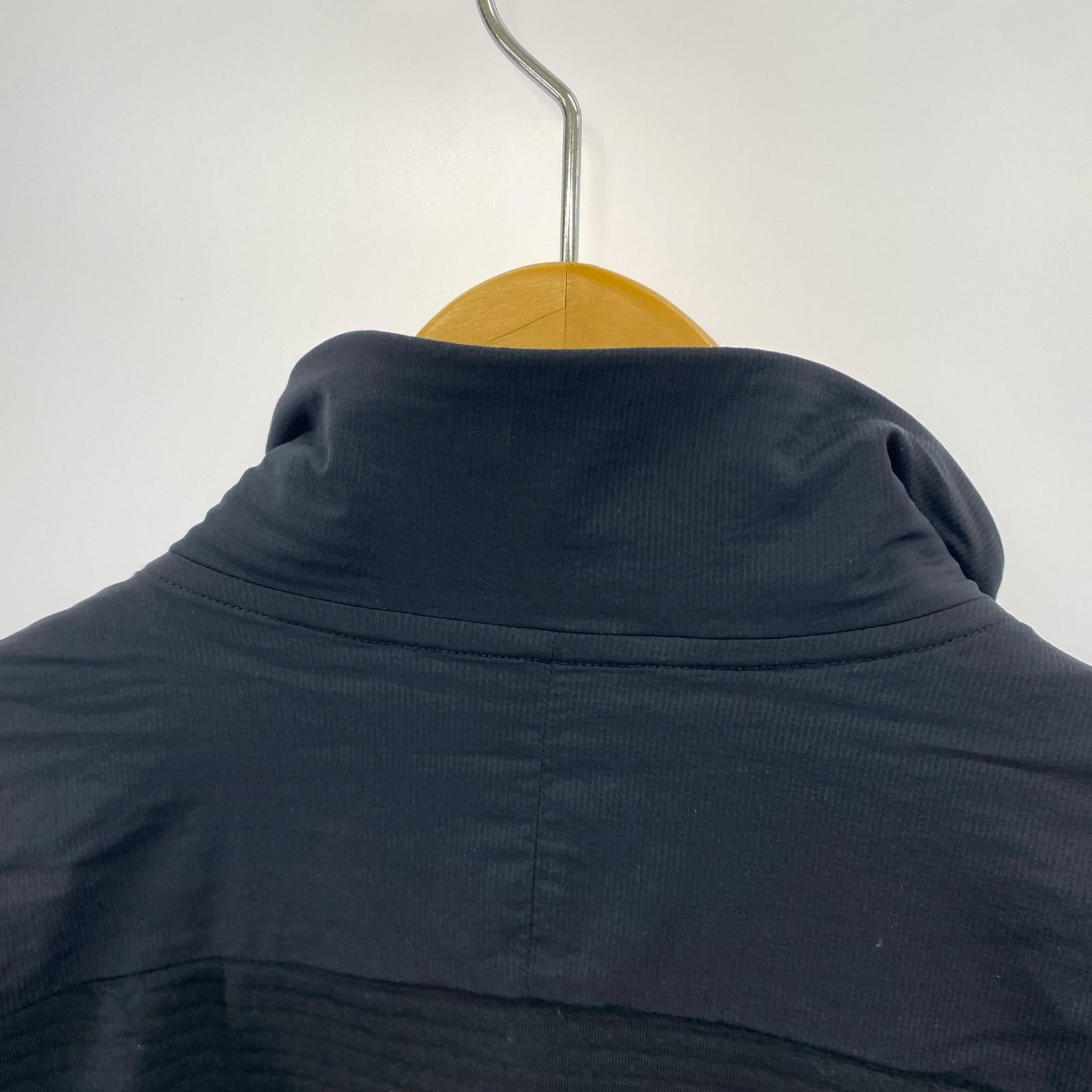 ブルゾン ESSENTIAL LIGHTWARM HYBRID 黒 (M) M ブラック