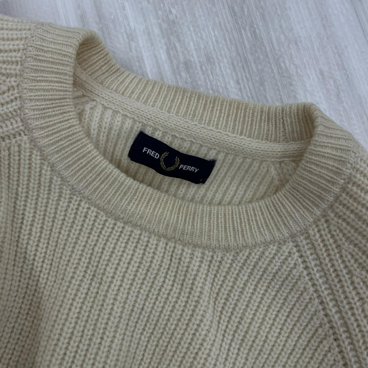 ニット ｻｲﾄﾞｽﾘｯﾄﾘﾌﾞﾆｯﾄ WHT S