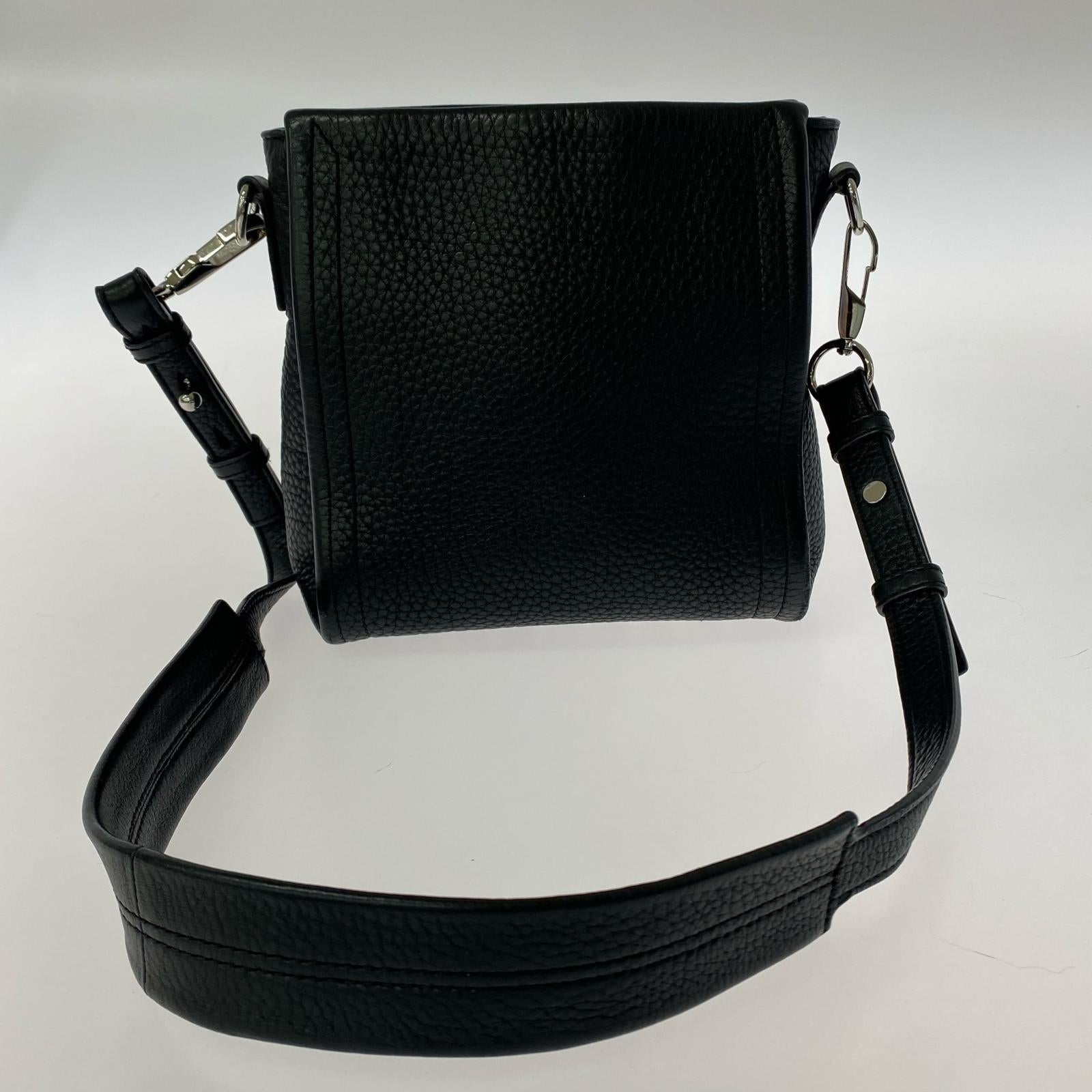 ショルダーバッグ LEATHER ショルダーバッグ ブラック ブラック