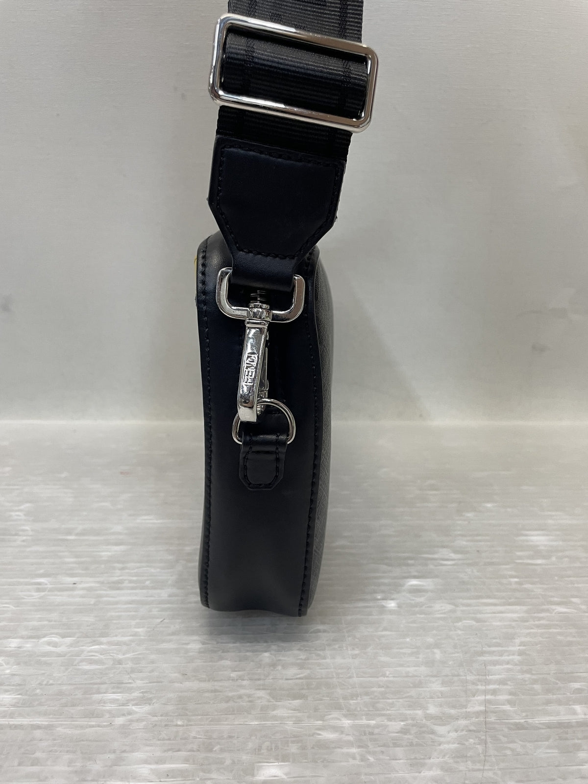 FENDI ダイアゴナル カメラケース ショルダーバッグ