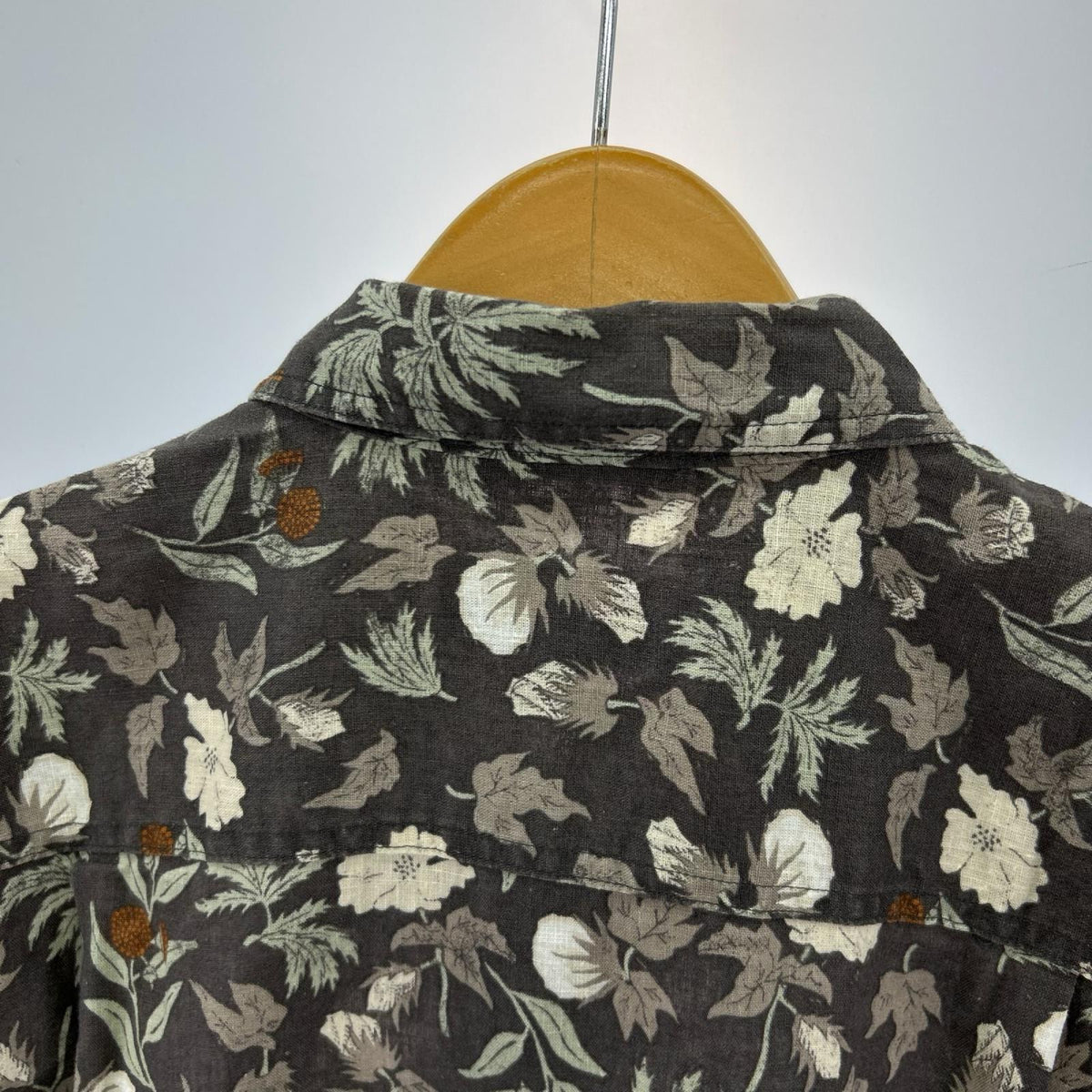 半袖シャツ ﾊﾞｯｸｽﾃｯﾌﾟｼｬﾂ 花柄 ｸﾞﾚｰ (M) M グレー