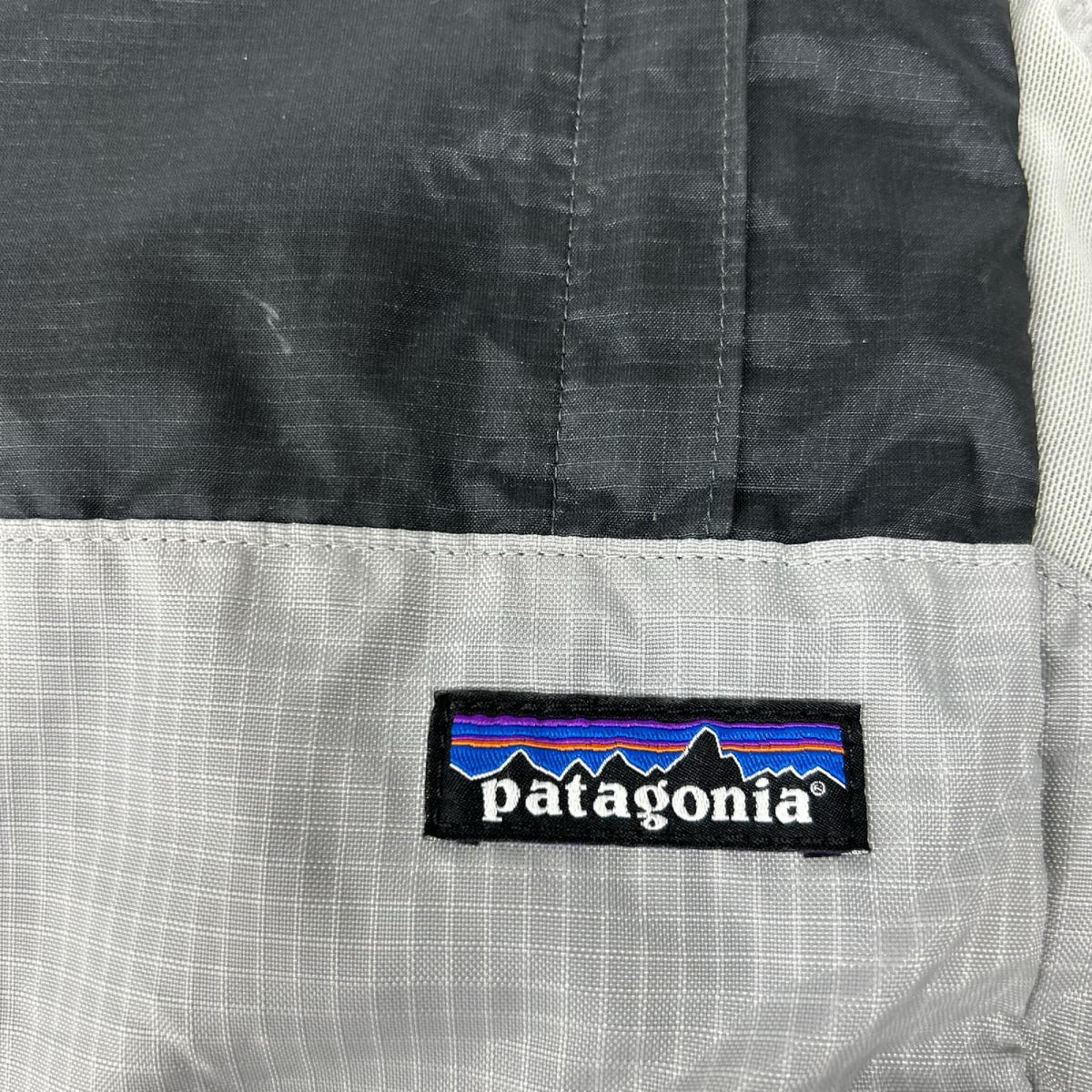 リュック・デイパック patagonia ﾗｲﾄｳｪｲﾄﾗﾍﾞﾙﾄｰﾄﾊﾞｯｸﾞ ﾌﾞﾗｯｸ×ｲｴﾛｰ ブラック