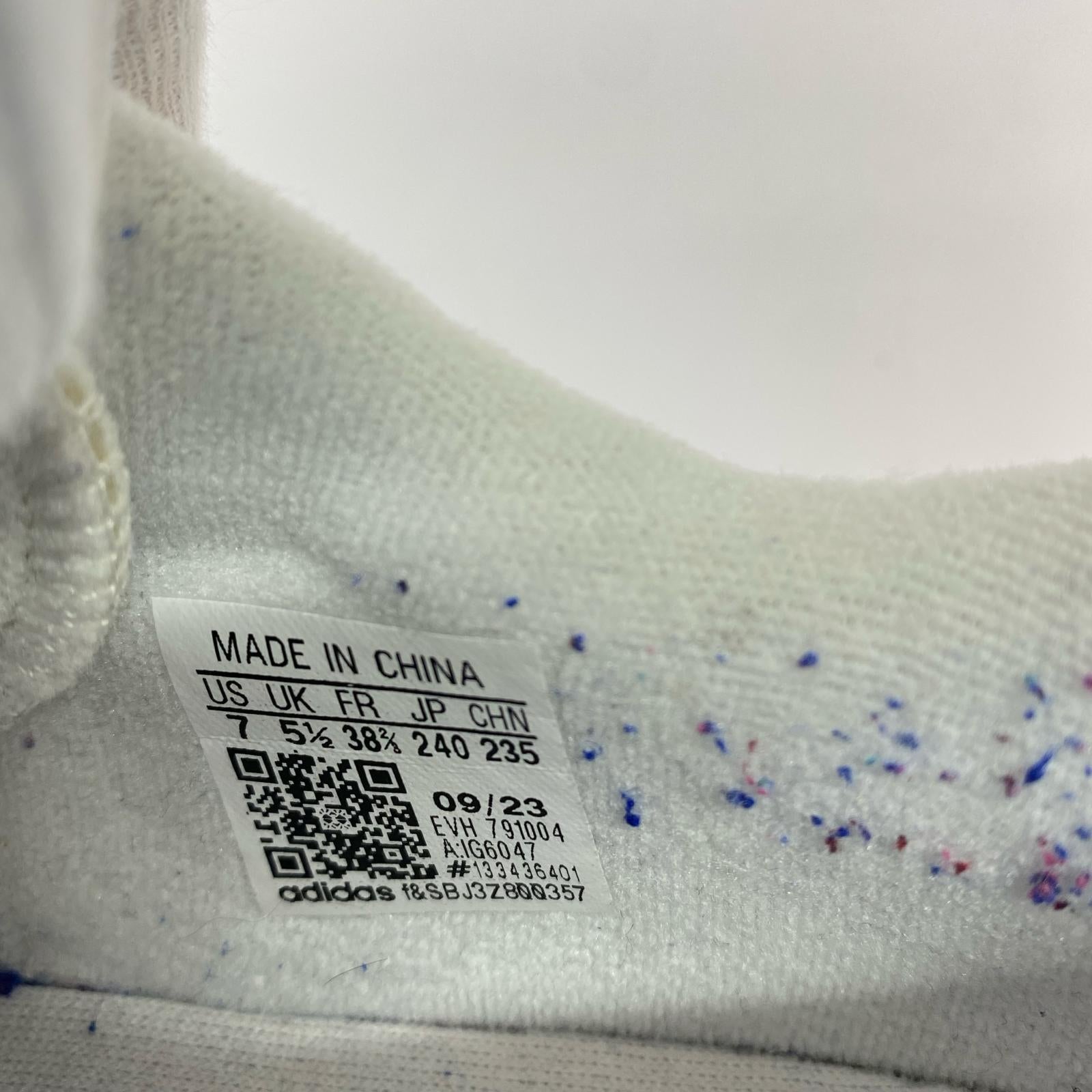 スニーカー adidas Ozgaia IG6047 白 (23.5) 24cm (US6 UK5 1/2 EU38) ホワイト