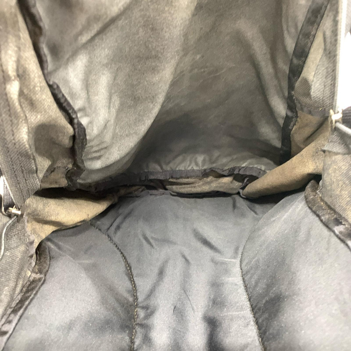 リュック・デイパック ACG リュック 赤 黒