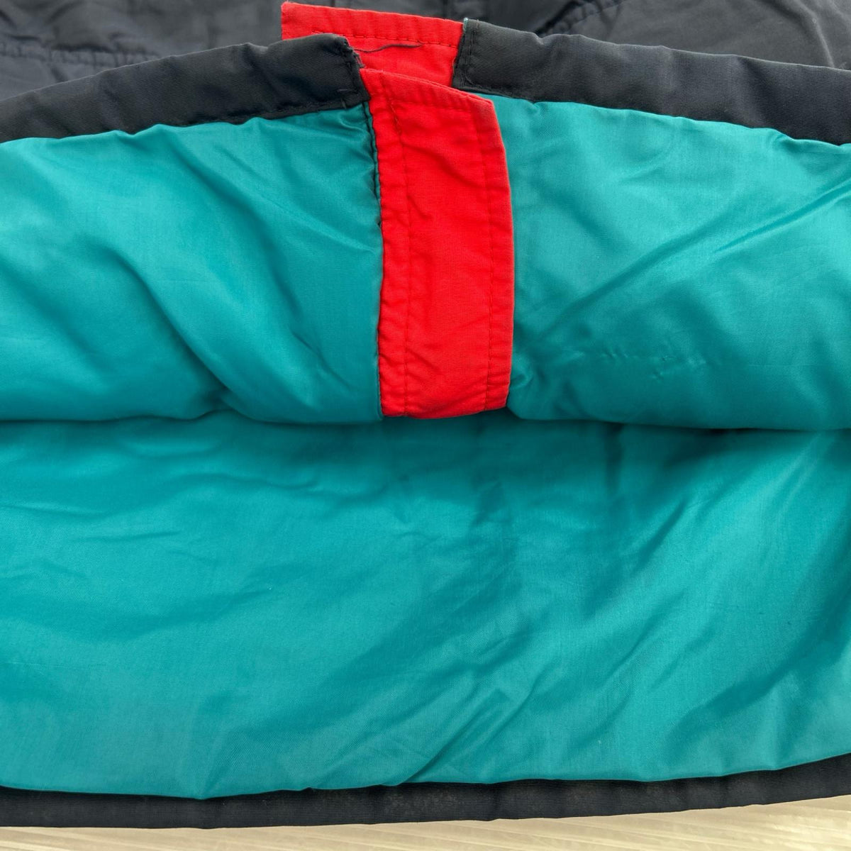 ジャケット 90s ﾒﾀﾙﾌﾟﾚｰﾄﾛｺﾞ ﾏｳﾝﾃﾝﾊﾟｰｶｰ ﾈｲﾋﾞｰ（L） L