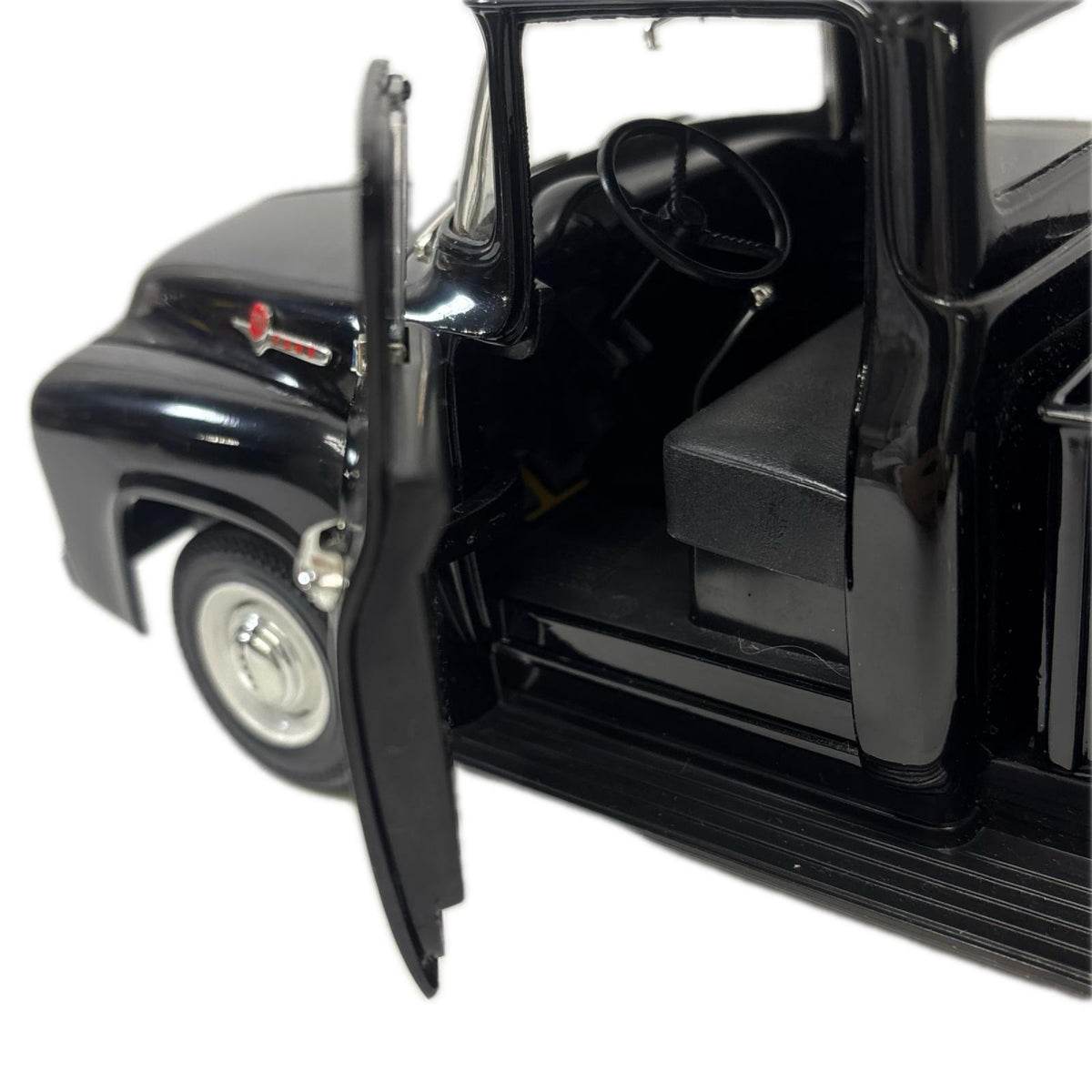 ERTL AMERICAN MUSCLE 1/18 FORD F-100 1/18 スケールカー スケールカー