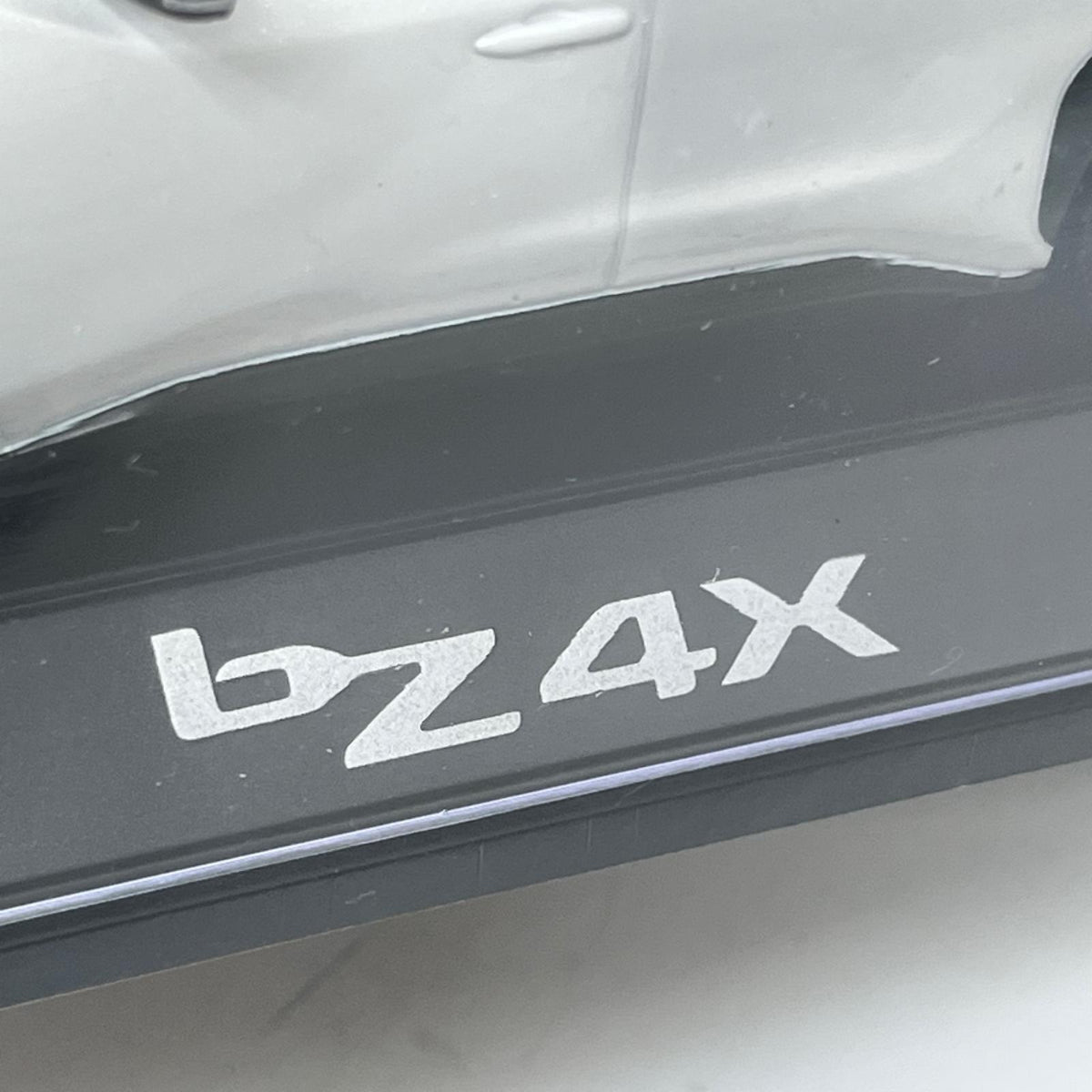 1/30 bz4x トヨタ　bz4x カラーサンプル