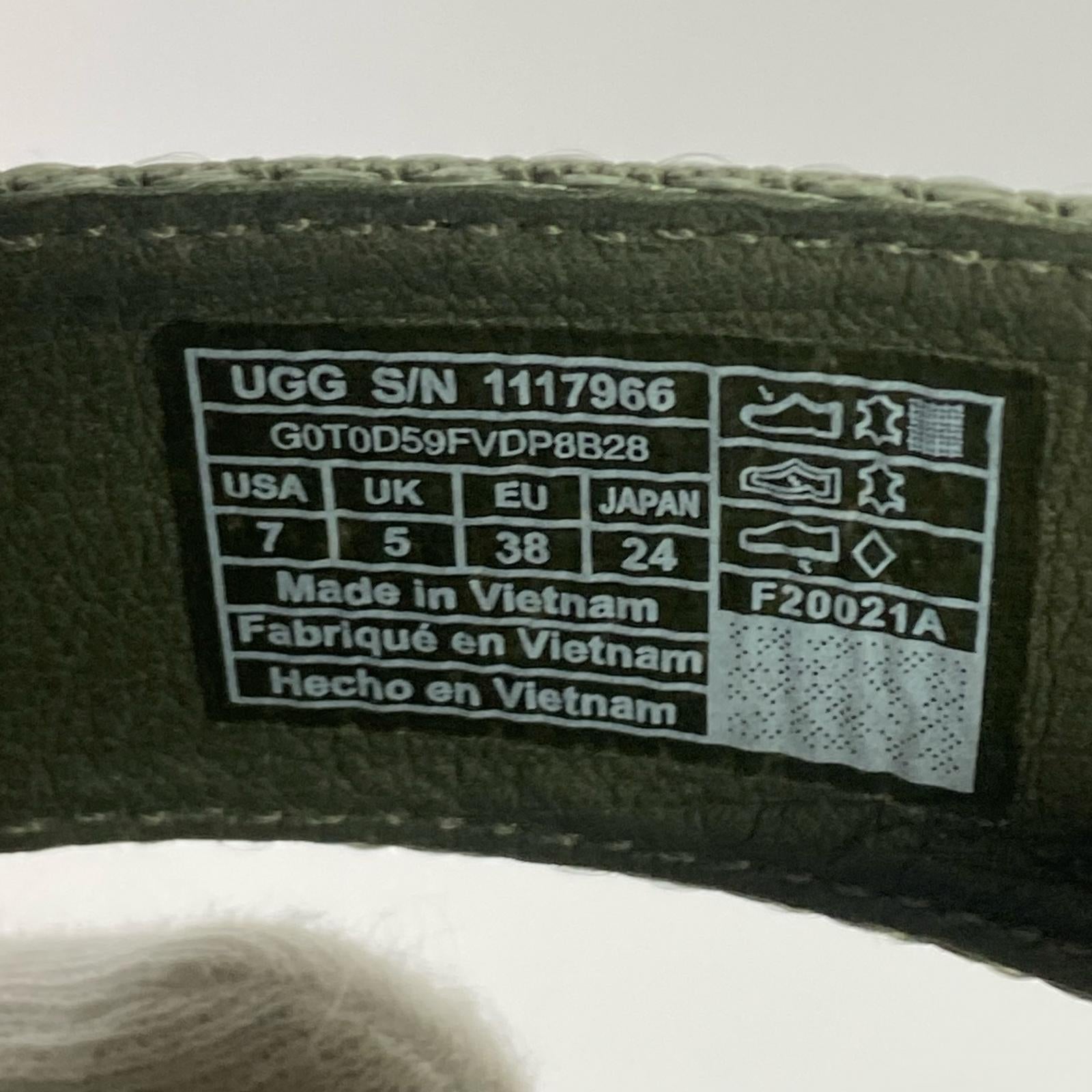 その他靴 UGG　サンダル 24cm (US6 UK5 1/2 EU38)