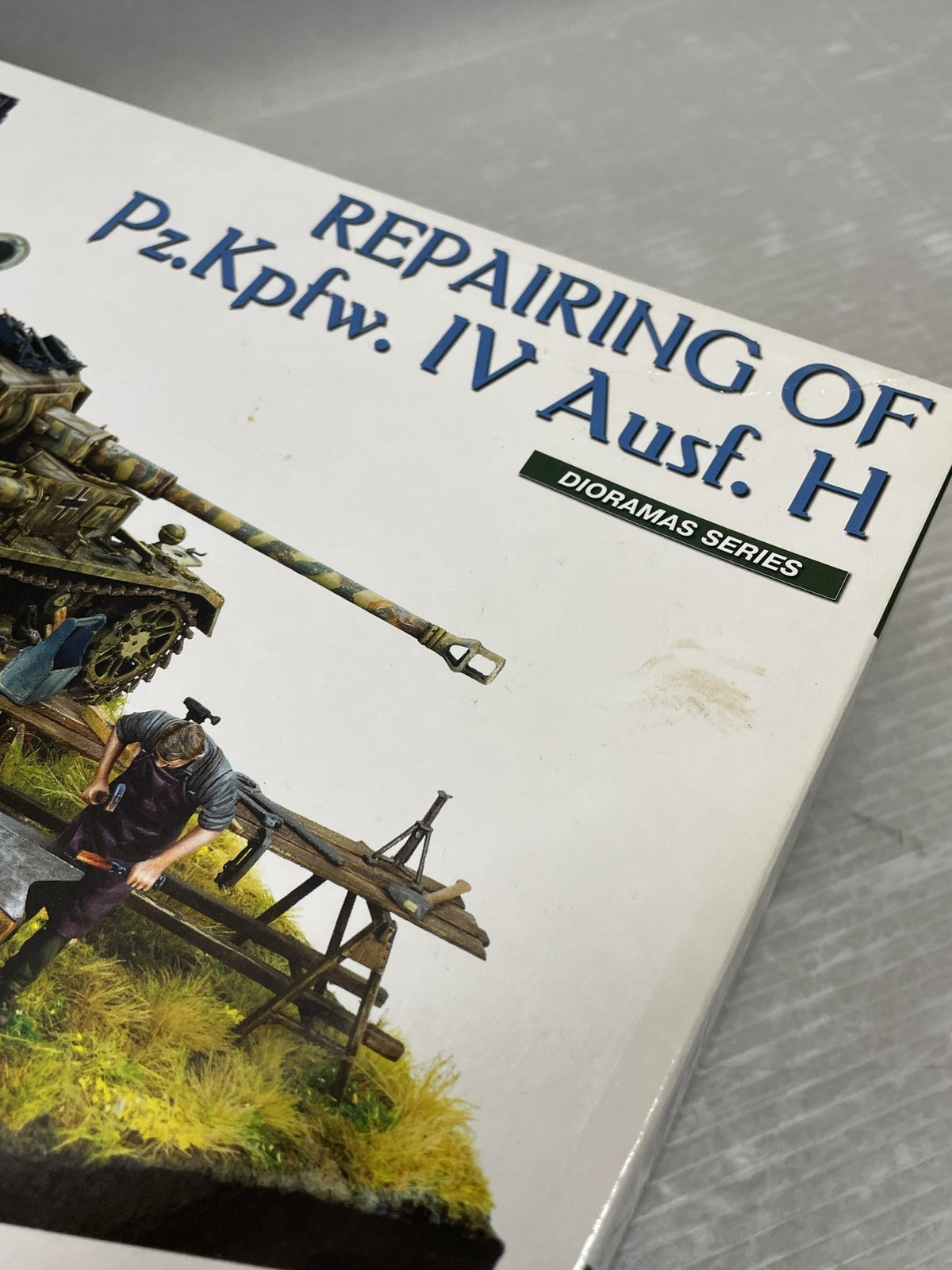 1/35 Pz.Kpfw. IV Ausf. H. 修理中 ビッグセット ミリタリープラモ