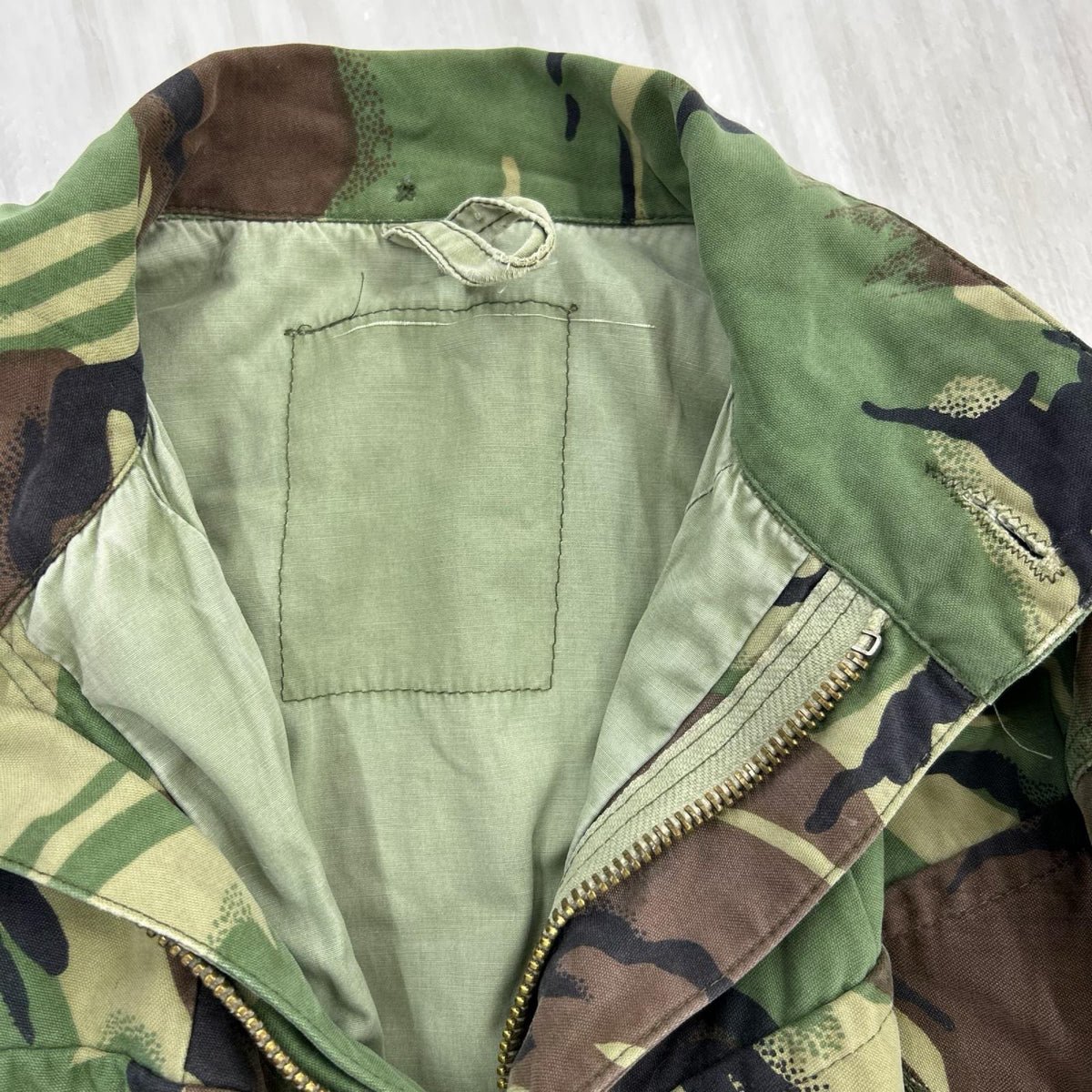 ミリタリージャケット ｲｷﾞﾘｽ軍 ｺﾝﾊﾞｯﾄｽﾓｯｸｼﾞｬｹｯﾄ
