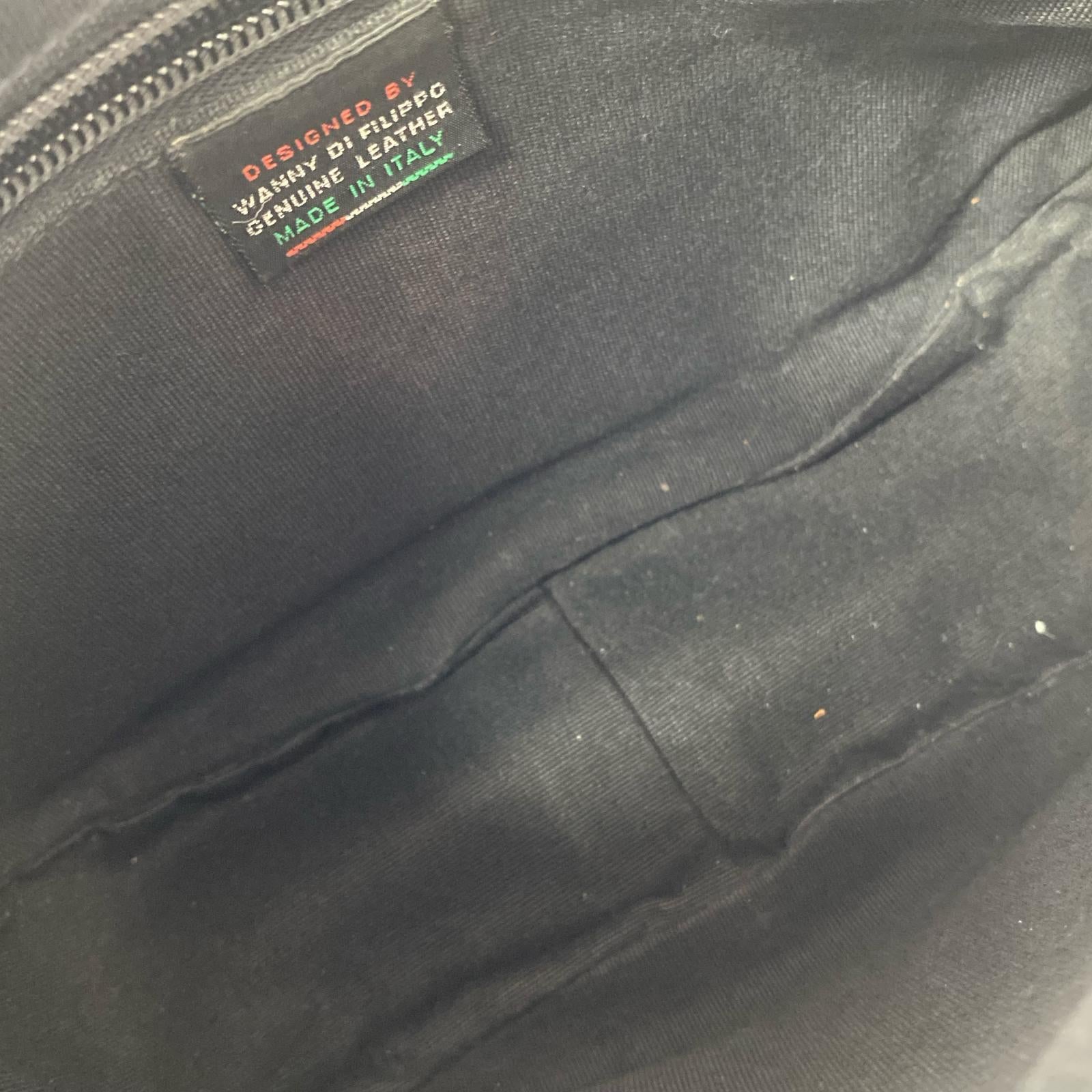 ショルダーバッグ IL BISONTE ORIGINAL LEATHER クロスボディバッグ 黒 ブラック