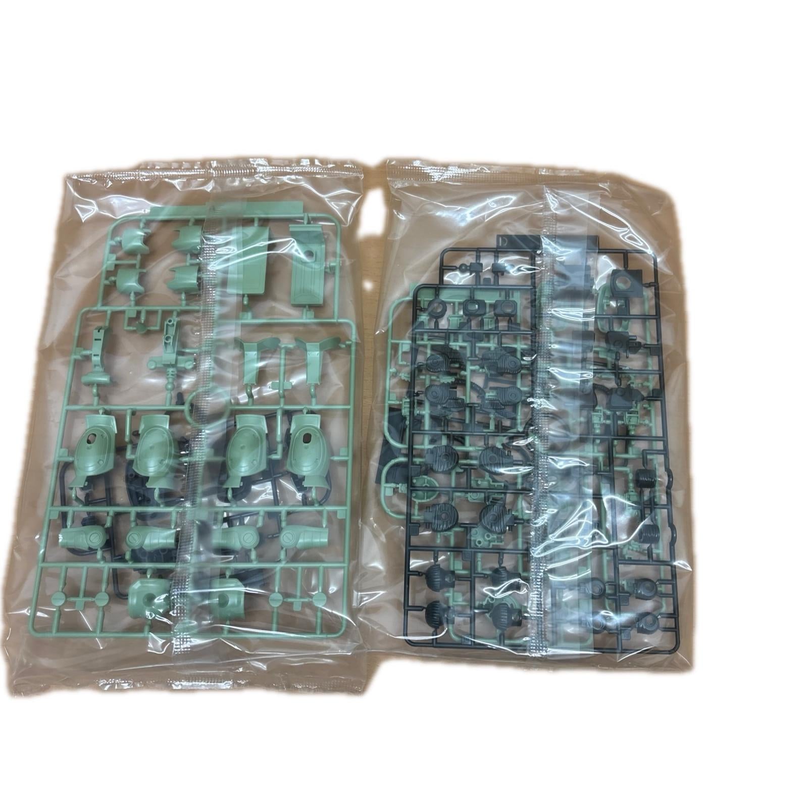HG 1/144 量産型ザク＋ビッグガン（ガンダムサンダーボルト版） プラモデル　ガンダム バンダイ ガンプラ