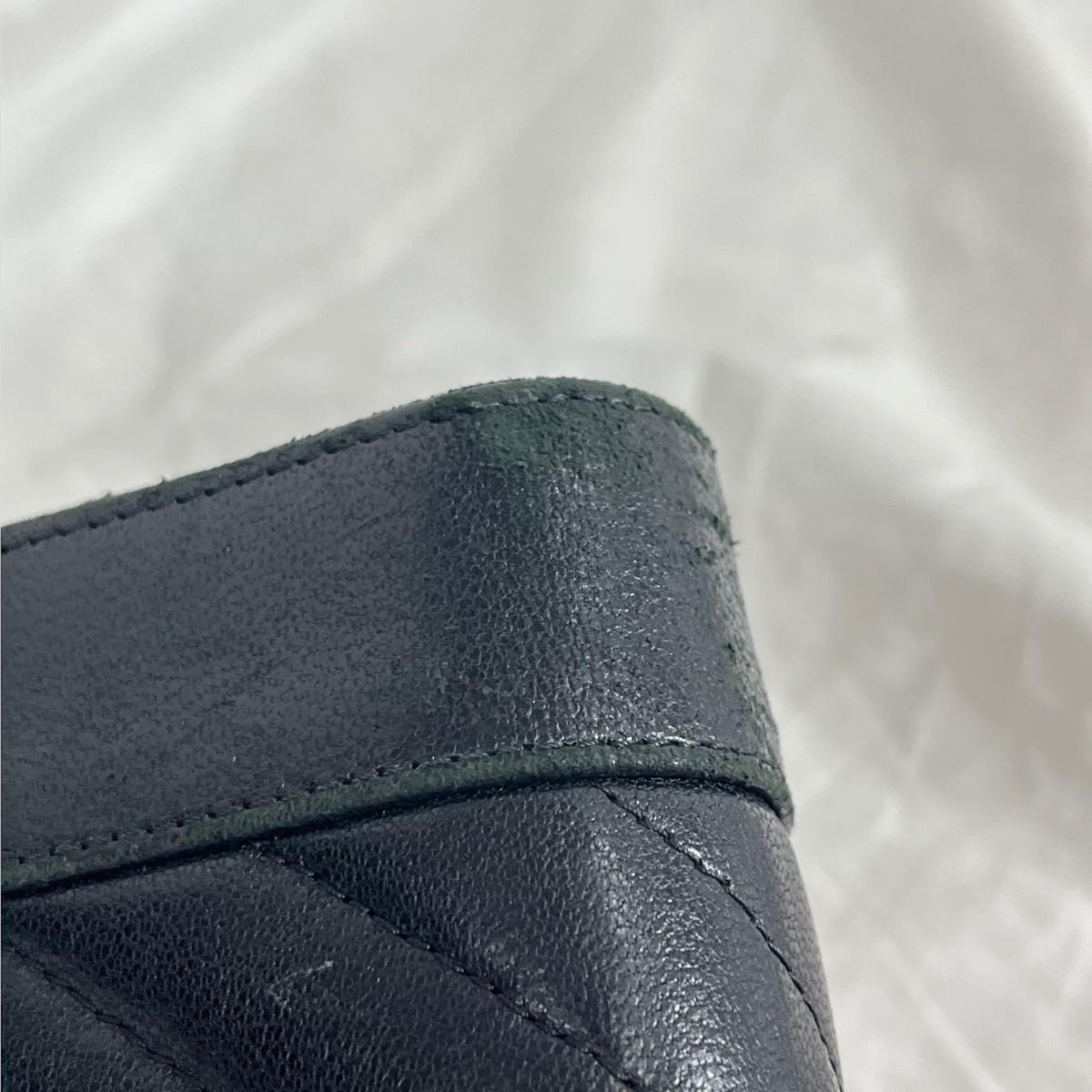 CHANEL マドモアゼル Vステッチ ラムスキン ロング フラップ ウォレット A80971