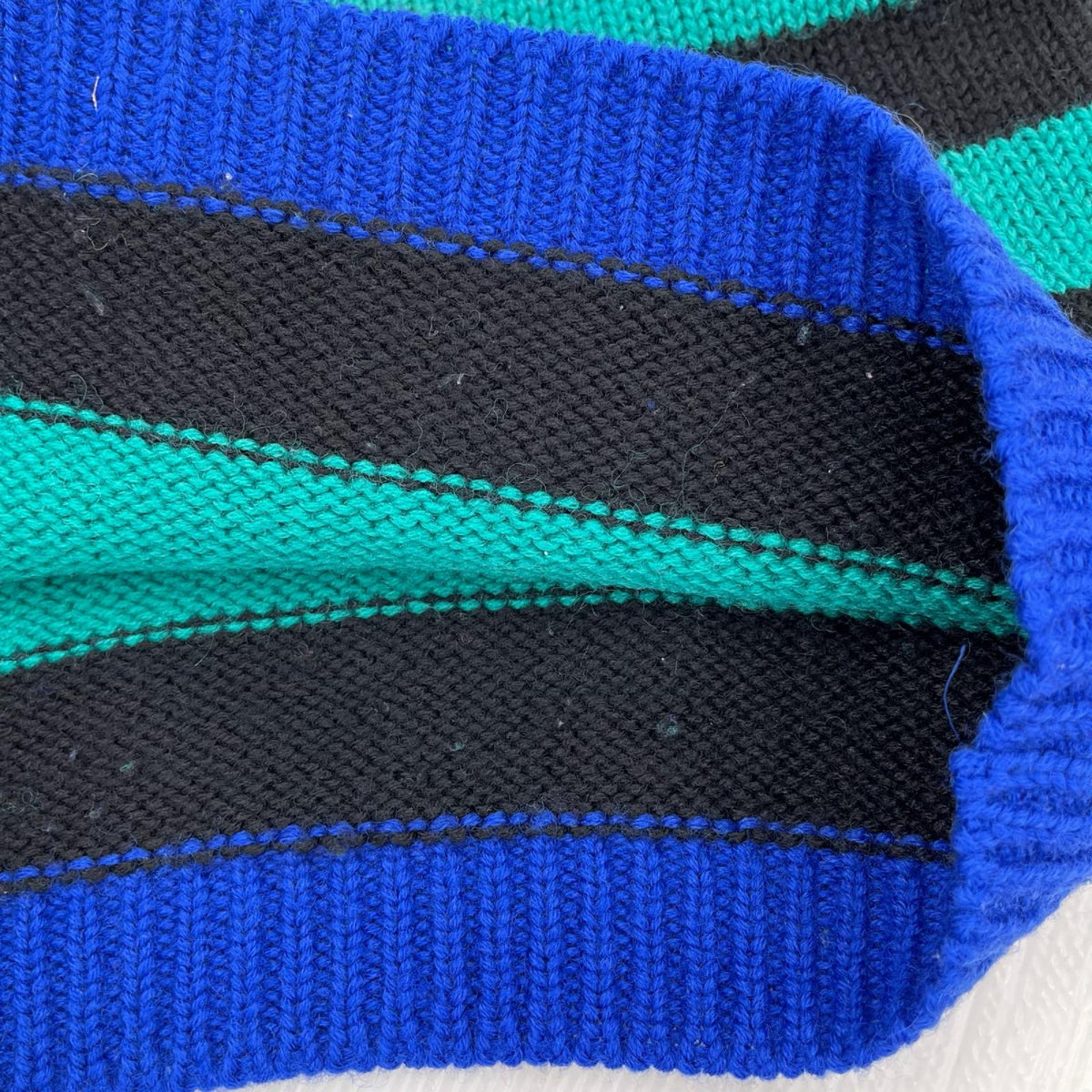 ニット GEOFFREY BEENE ｳｰﾙﾎﾞｰﾀﾞｰｾｰﾀｰ GRN/BLK M M