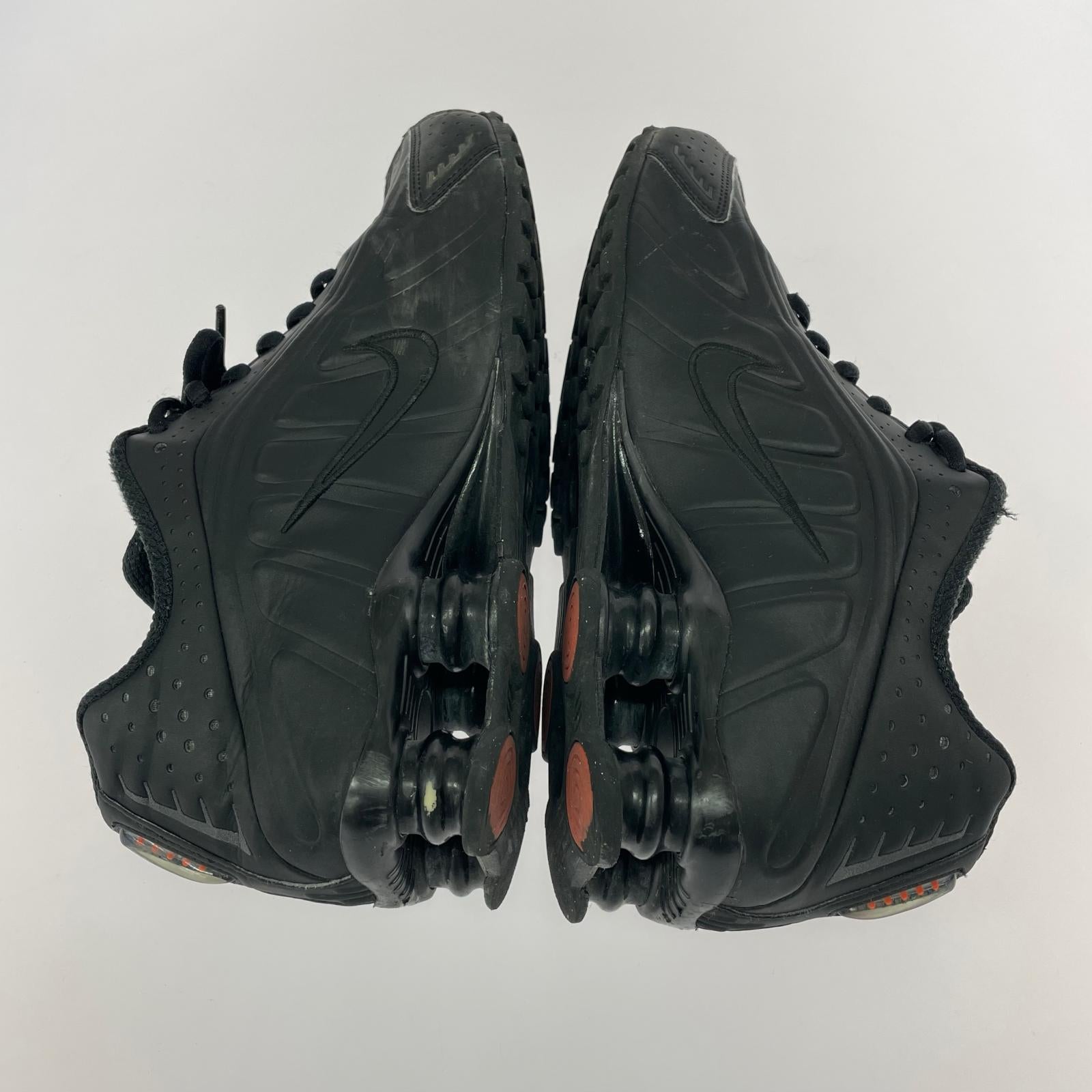 スニーカー Shox R4 BLACK MAX ORANGE AR3565-004 26cm (US8 UK7 1/2 EU42) ブラック