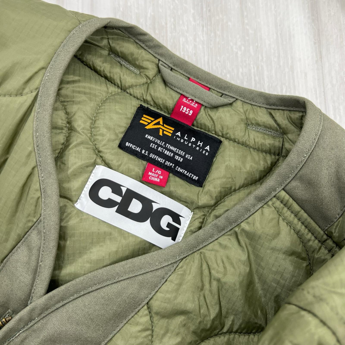 ジャケット ×CDG AD2023 変形ﾃﾞｻﾞｲﾝ ｷﾙﾃｨﾝｸﾞ ｶｰｷ (L) カーキ