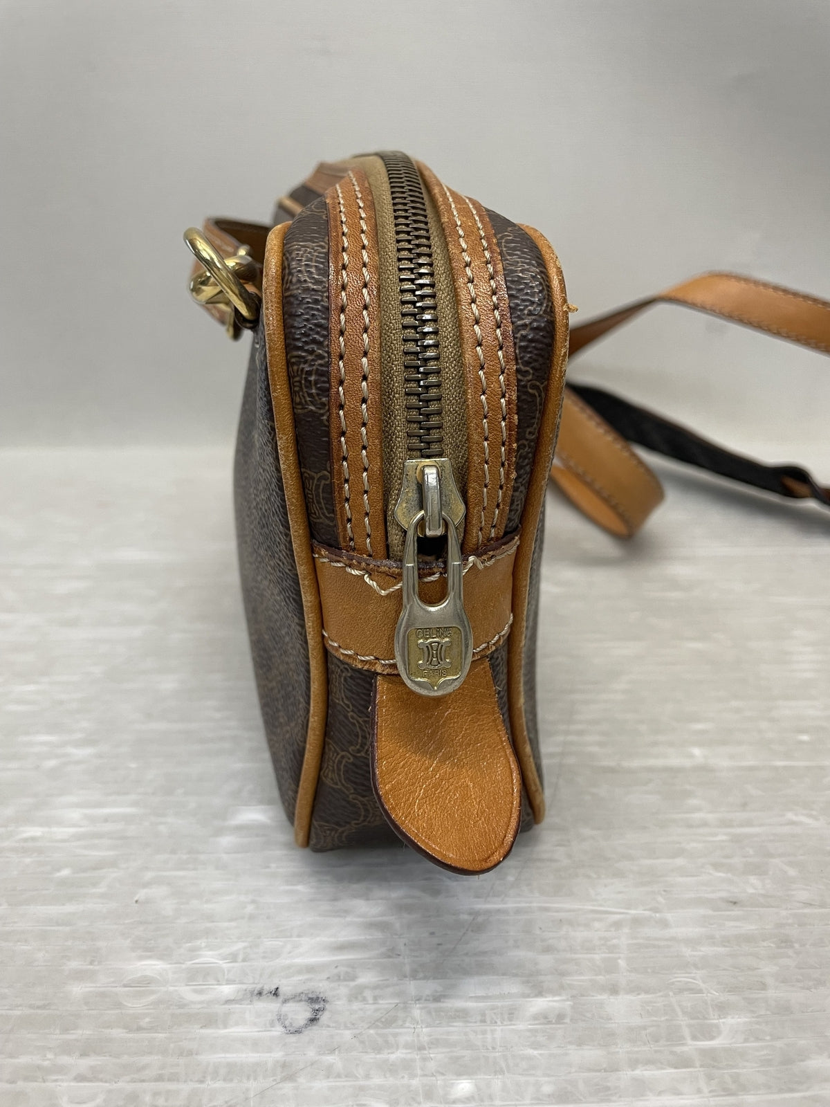 OLD CELINE ﾏｶﾀﾞﾑ柄 PVC ﾎﾟｼｪｯﾄｼｮﾙﾀﾞｰﾊﾞｯｸﾞ