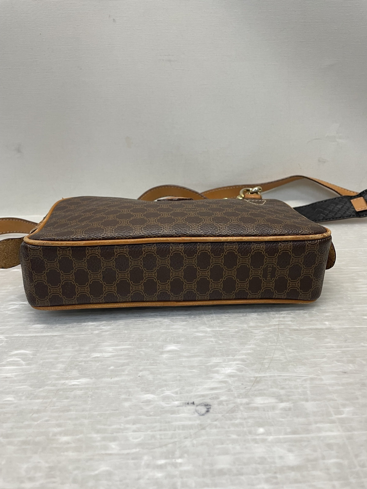 OLD CELINE ﾏｶﾀﾞﾑ柄 PVC ﾎﾟｼｪｯﾄｼｮﾙﾀﾞｰﾊﾞｯｸﾞ