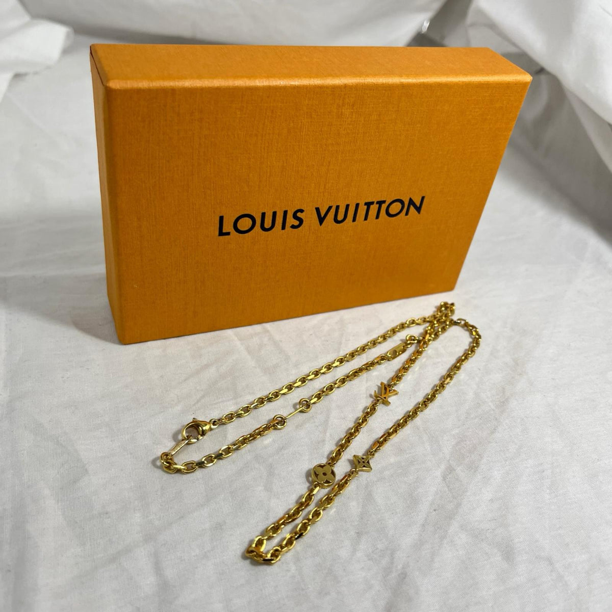 LV チェーン・LV ユアーズ M02740